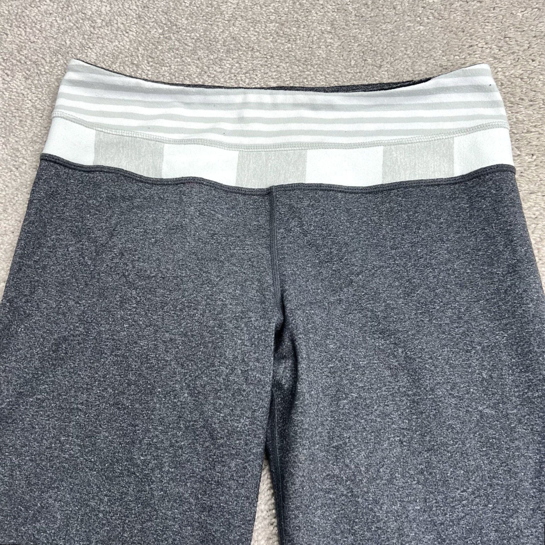 Lululemon Lululemon Leggings Size 6 Athletic Gym Yoga Full Length 31.5” Inseam Flared Gray Stretch Women Size 28" / US 6 / IT 42 - 2 Thumbnail