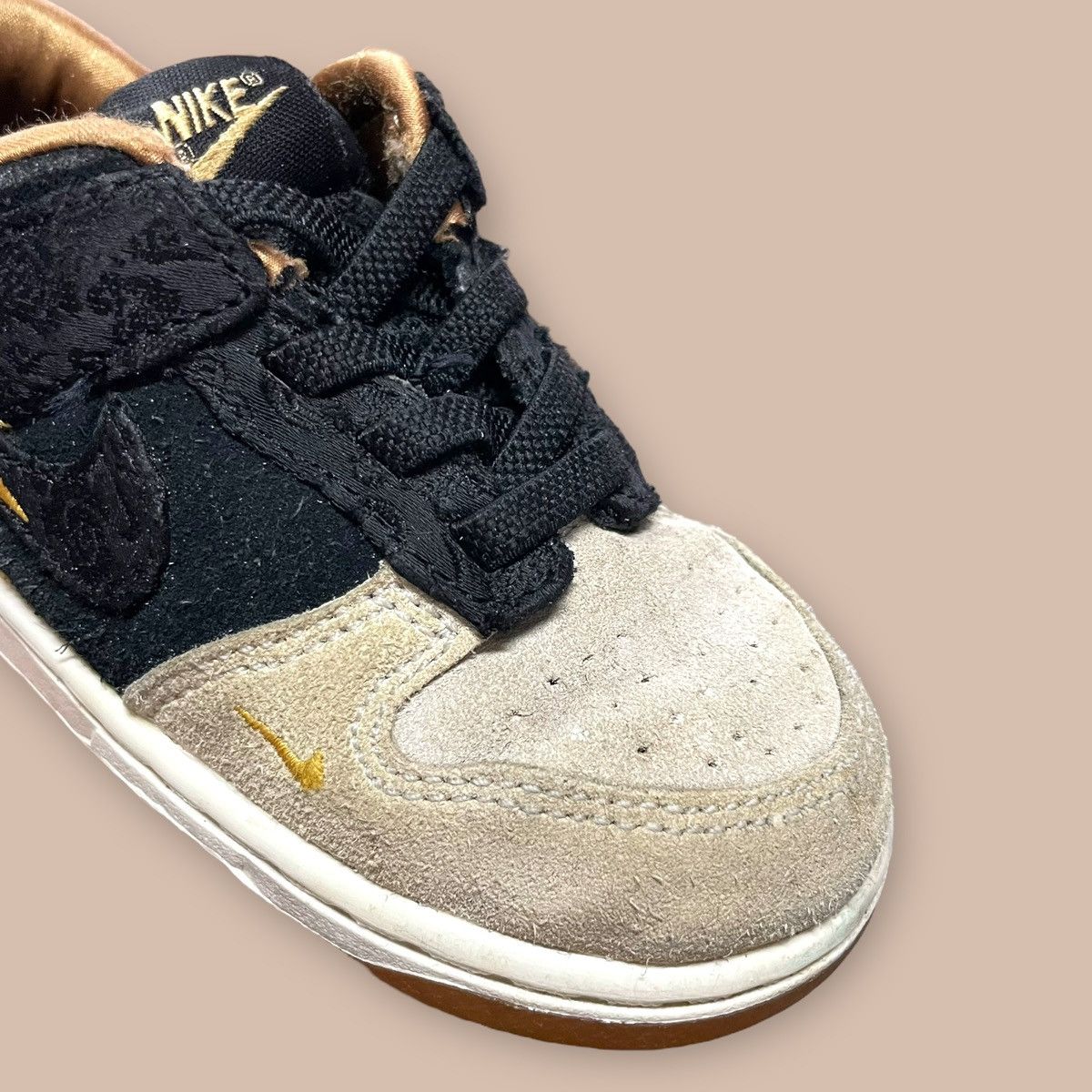 Nike Nike Dunk Low TD ‘God of Wealth’ Size US 5 / EU 37 - 18 Thumbnail