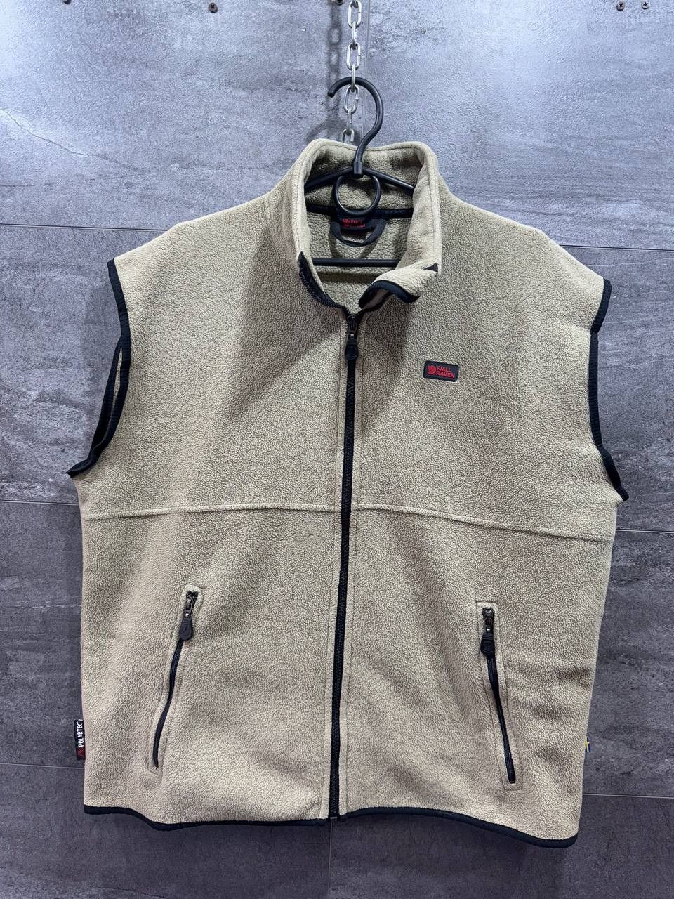 Fjallraven Rare Fjallraven Fleece Vest Vintage Jacket Size US L / EU 52-54 / 3 - 1 Thumbnail