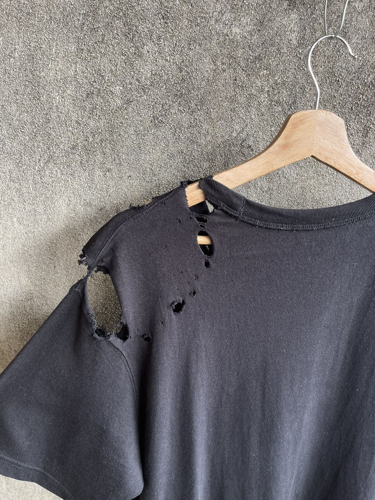 Lemaire × Uniqlo RARE🔥LEMAIRE x UNIQLO🔥Thrashed Sun Faded Black Tshirt Size US L / EU 52-54 / 3 - 12 Thumbnail