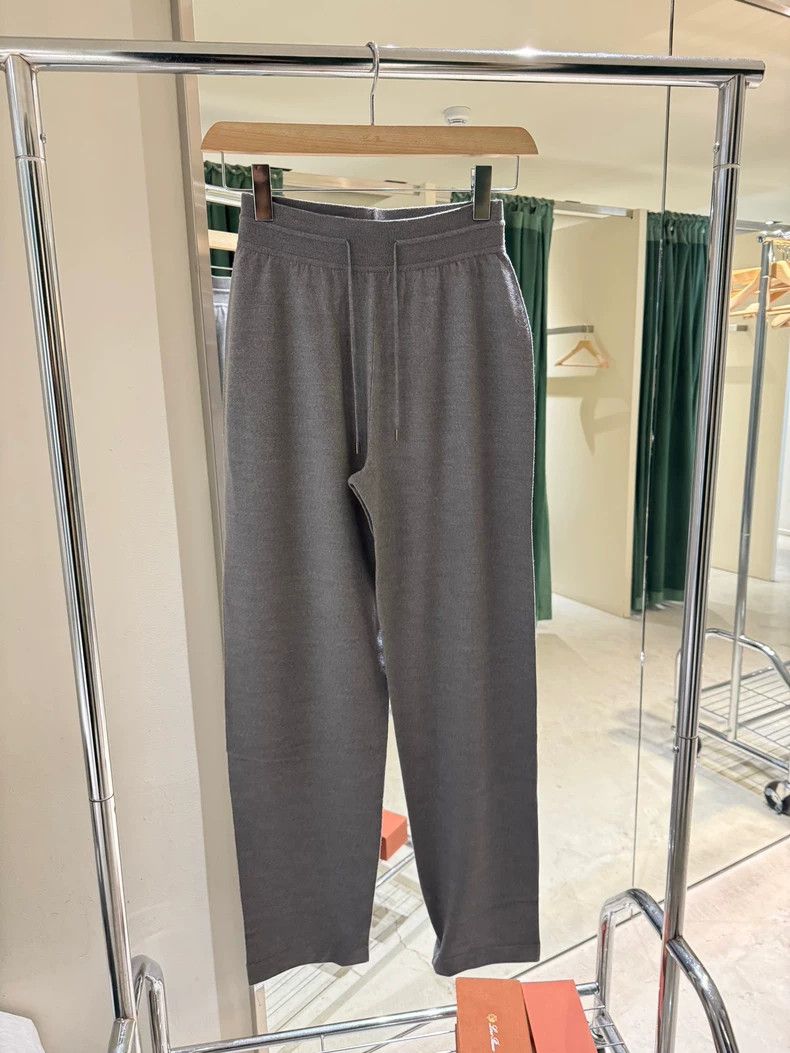 Loro Piana LORO PIANA Light gray slim waist casual pants Size 27" / US 4 / IT 40 - 1 Thumbnail