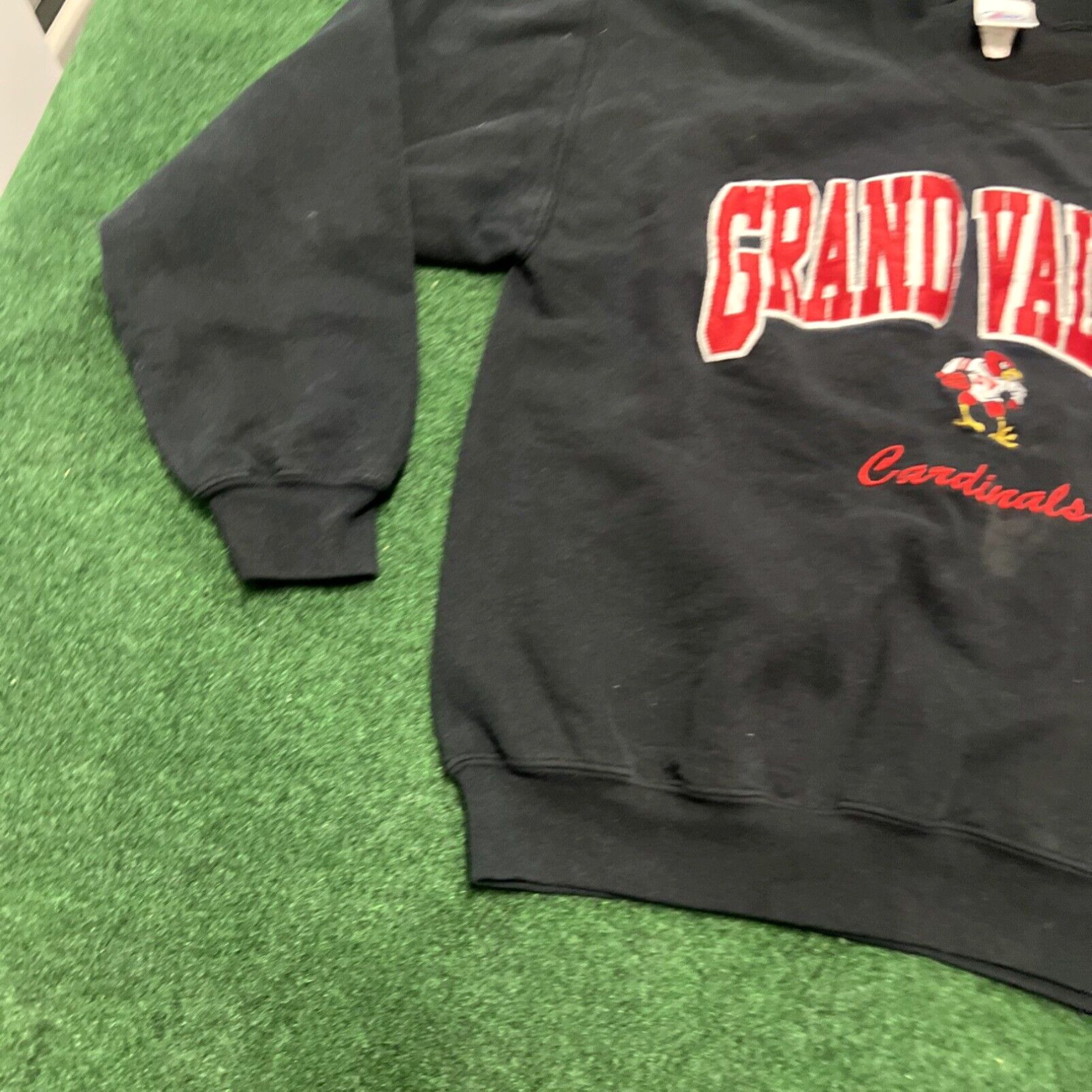 Vintage Vintage Grand Valley State Cardinals Medium football Sweatshirt Sweater Size US M / EU 48-50 / 2 - 2 Thumbnail