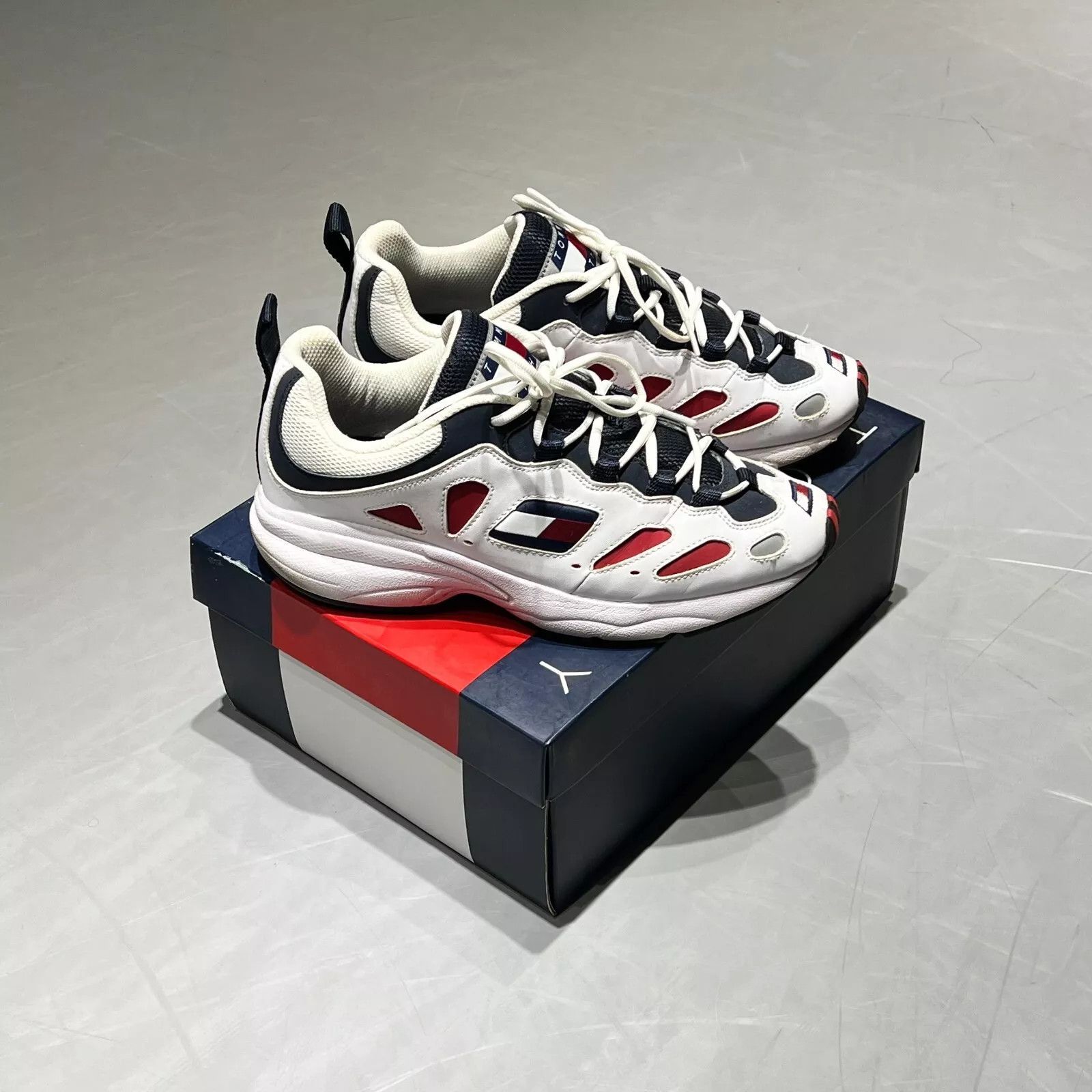 Kith × Tommy Hilfiger Tommy Hilfiger x Kith (SS19) - Hyperbole Trainers Size US 9.5 / EU 42-43 - 9 Thumbnail