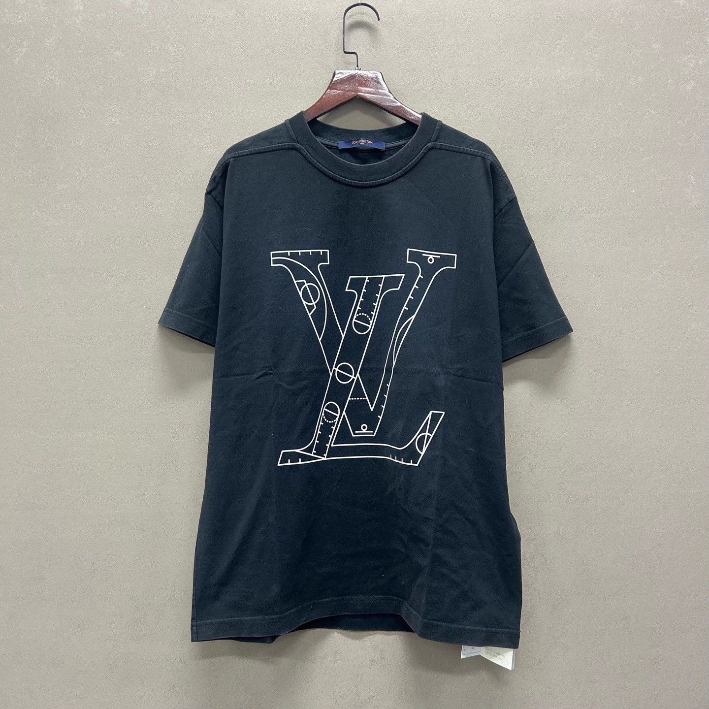 Louis Vuitton LV x NBA Logo Print Short Sleeve Tee 98 New S Size US S / EU 44-46 / 1 - 1 Thumbnail