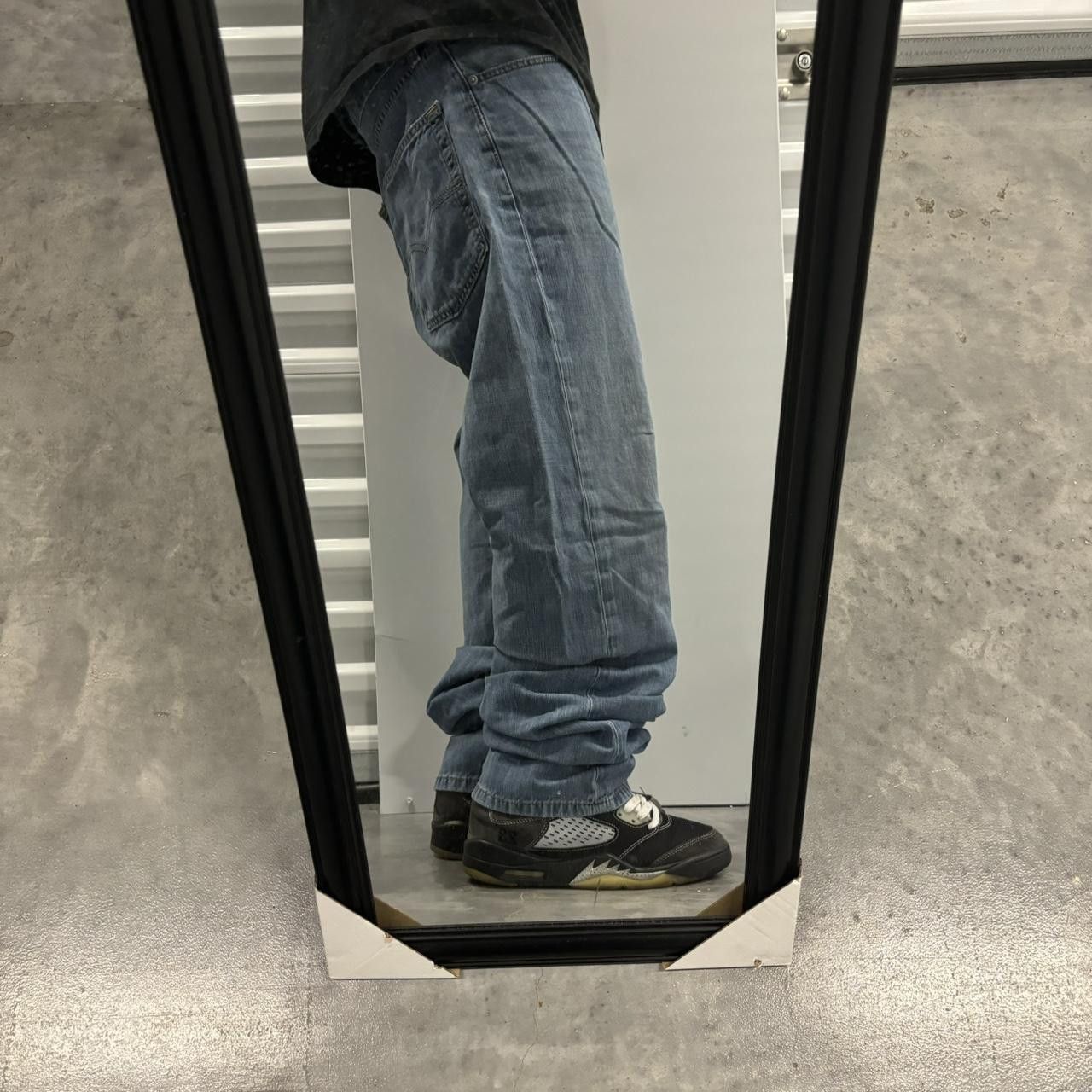 Levi's × Vintage Crazy Vintage Y2K/2000s Grunge Levi’s Medium Wash Essential Denim Jeans! Size US 34 / EU 50 - 2 Thumbnail