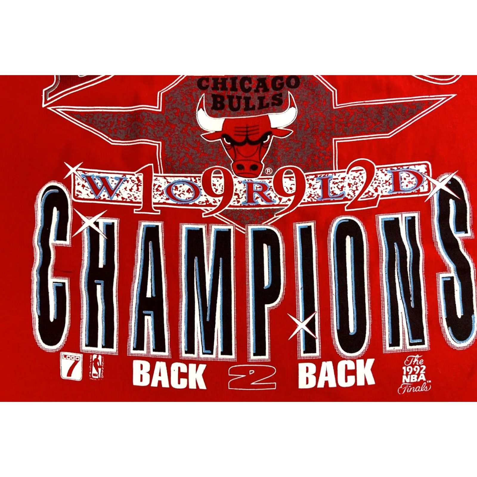 NBA VINTAGE Chicago Bulls 1992 Back 2 Back NBA Champions T-Shirt Mens XL Red 90s Stedman Made in USA Graphic Print Short Sleeve Crew Neck Shirt Size US XL / EU 56 / 4 - 4 Thumbnail