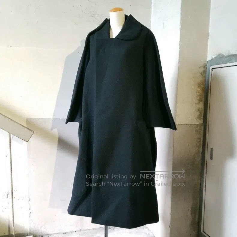 Comme des Garcons Comme des Garcons Black Anime-Inspired Design Top Size S / US 4 / IT 40 - 2 Thumbnail