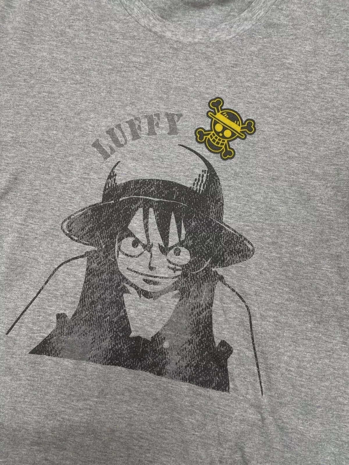 Uniqlo Uniqlo x One Piece Monkey D. Luffy Shirt Tee Gray Size US L / EU 52-54 / 3 - 9 Thumbnail