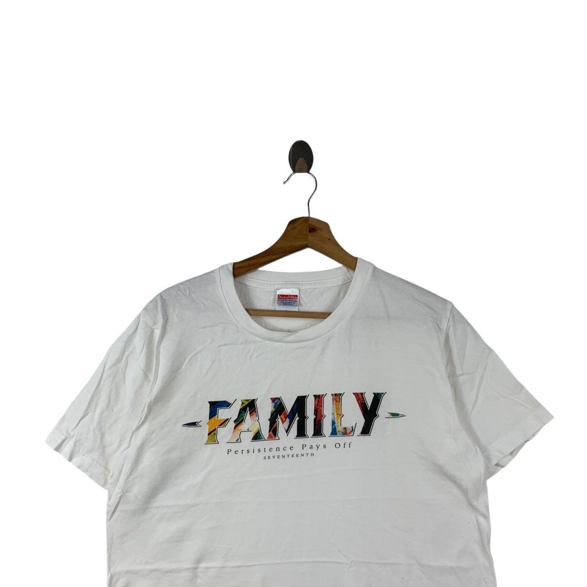 Vintage SEVENTEEN KOREA IDOL Group Family Pay Off Tour Tee Shirt Size L / US 10 / IT 46 - 2 Thumbnail