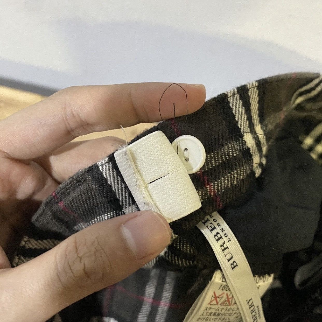 Burberry × Vintage Vintage Burberry London Nova Check Stretchable Pants Size US 28 / EU 44 - 11 Thumbnail