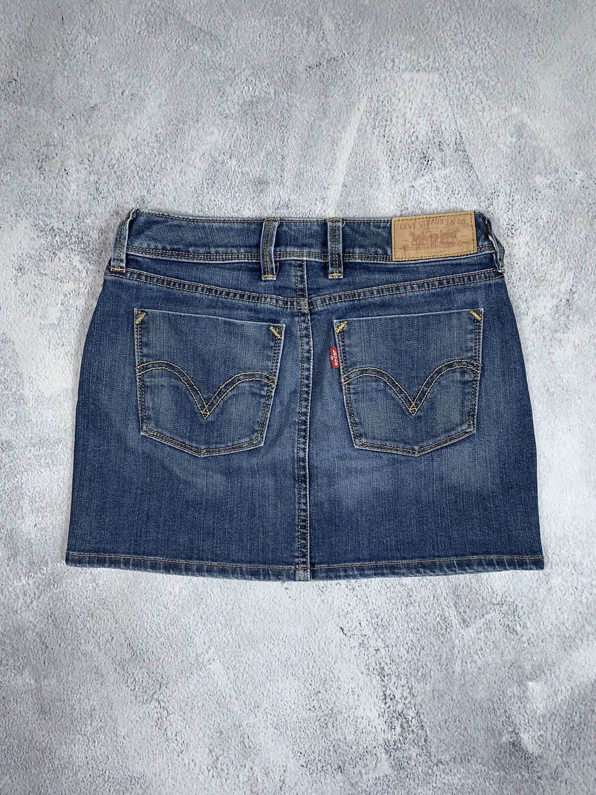 Levi's Vintage Clothing Vintage Y2K Levi’s denim mini skirt streetwear size 26 Size 26" / US 2 / IT 38 - 1 Thumbnail