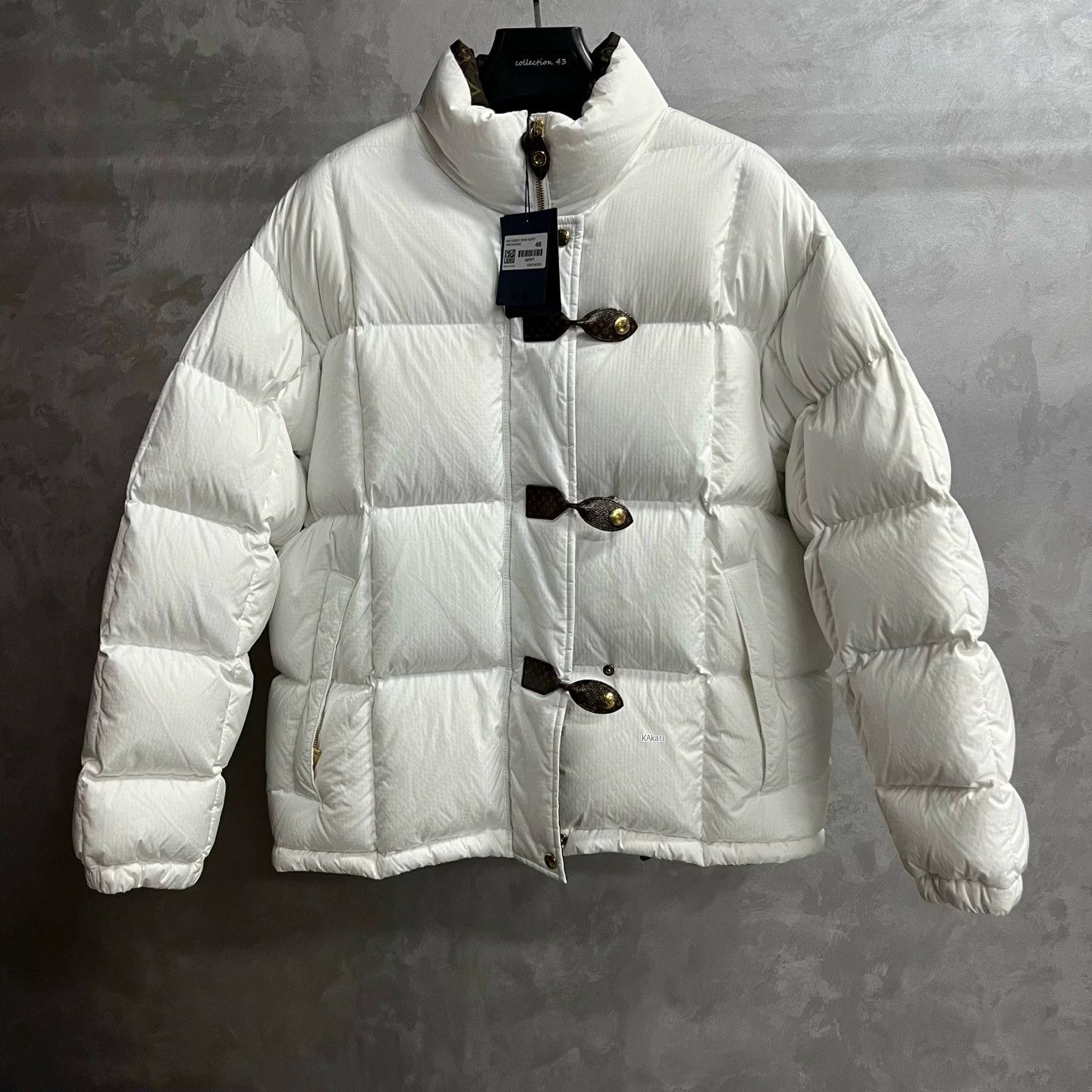 Louis Vuitton Louis Vuitton White Stand Collar Zip Down Jacket Size US S / EU 44-46 / 1 - 1 Thumbnail