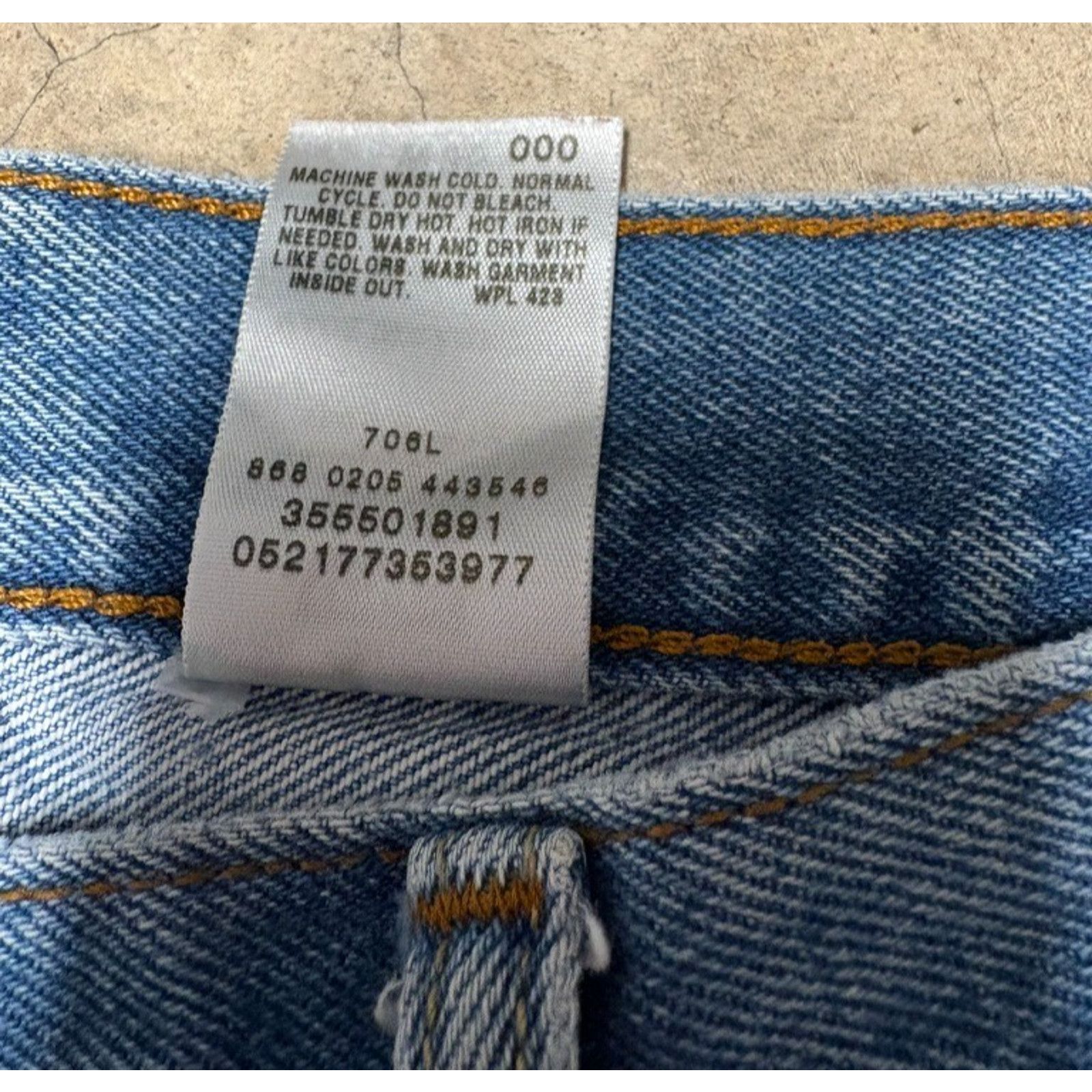 Levi's Vintage Levi's 550 Distressed Denim Cut Off Shorts W36 Size US 36 / EU 52 - 4 Thumbnail