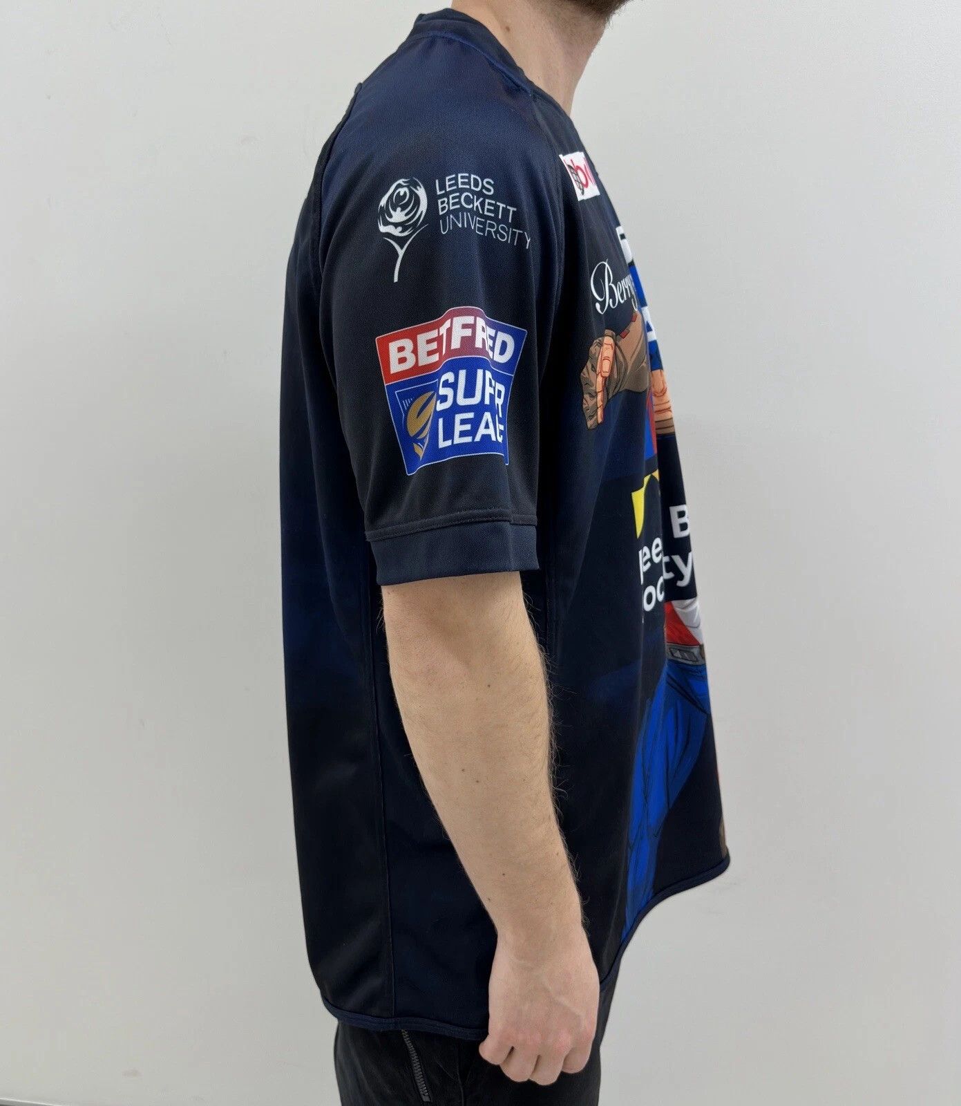 Vintage Leeds Rhinos Rugby Jersey Captain America Shirt 2018 Men ISC Size US L / EU 52-54 / 3 - 5 Thumbnail