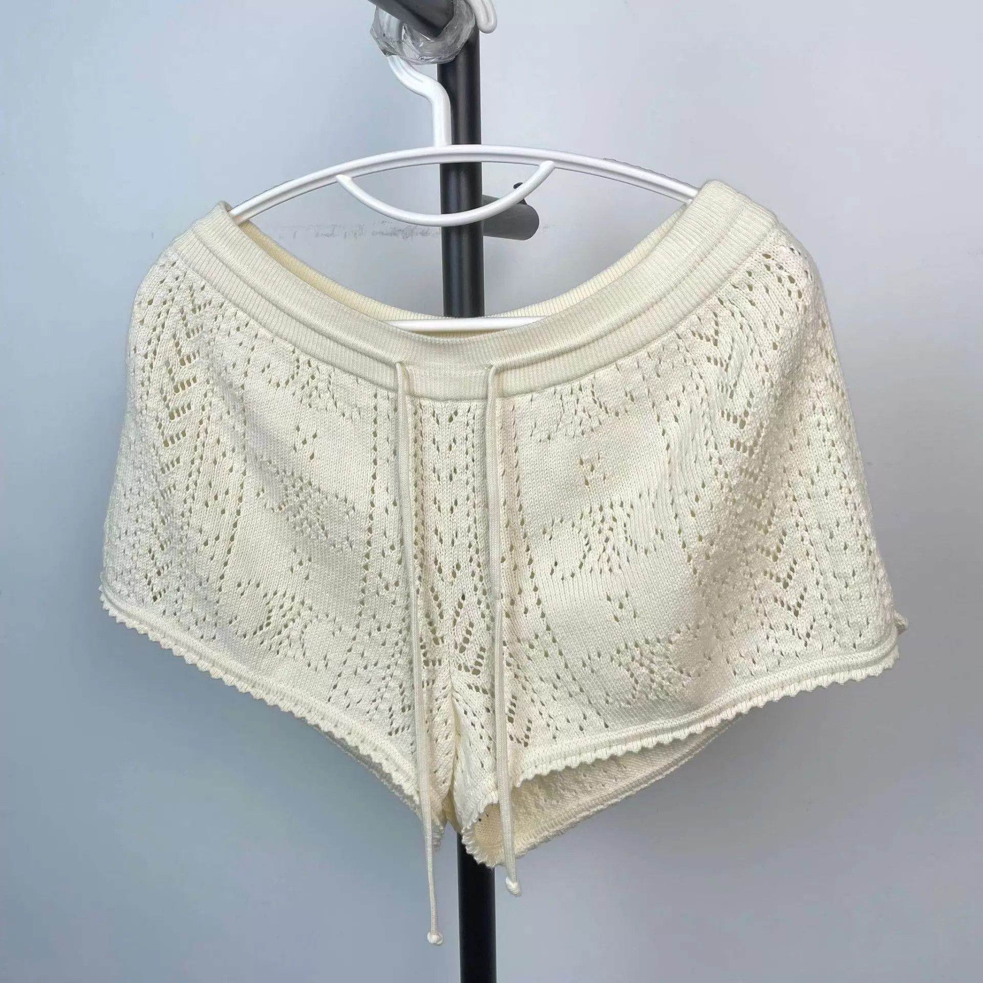 Celine Celine women's XS white knit shorts 97 New Size 25" / US 0 / IT 36 - 6 Thumbnail