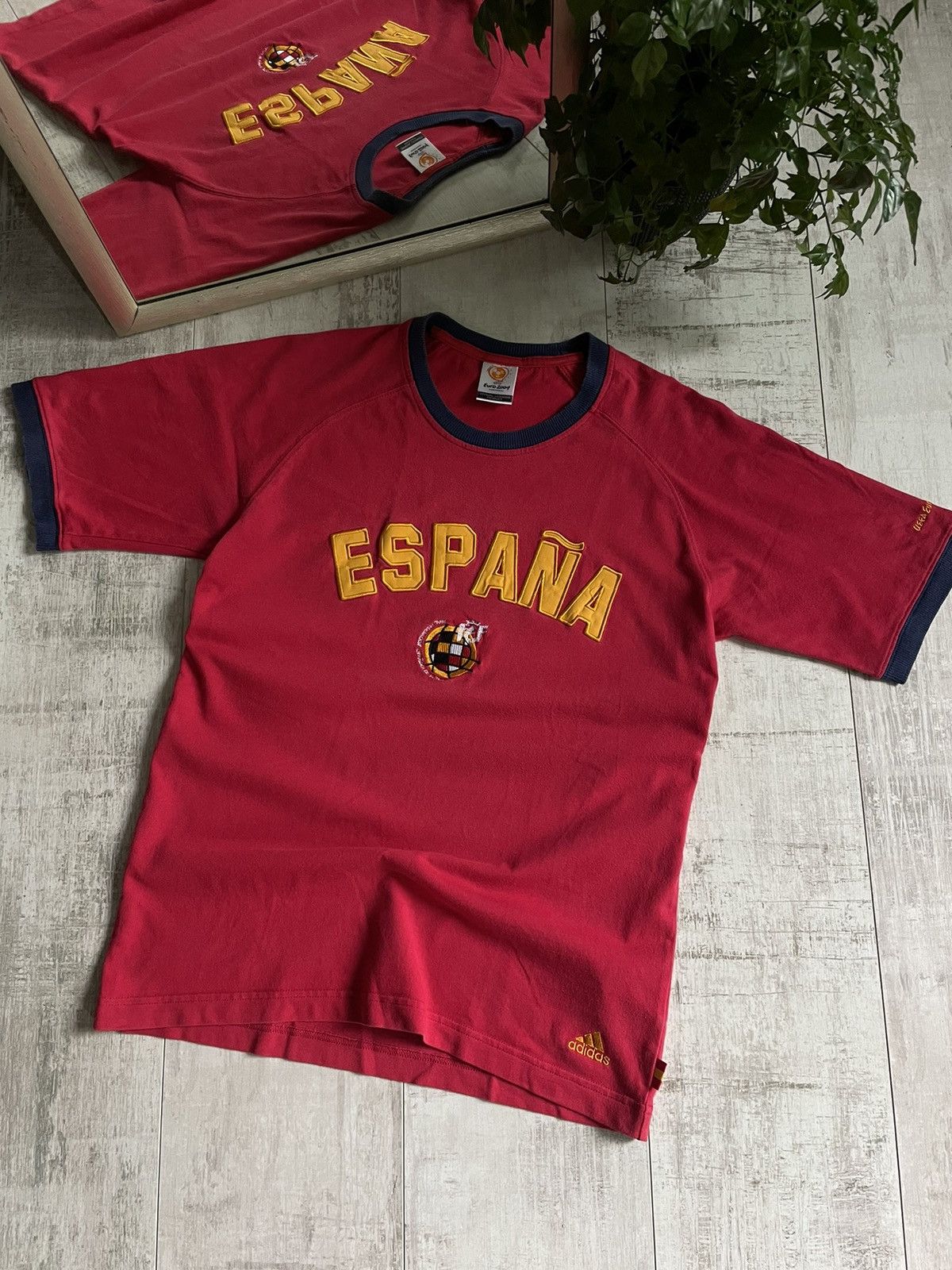 Adidas Vintage Adidas Spain 2004 Uefa Euro Football Shirt RARE Size US S / EU 44-46 / 1 - 2 Thumbnail