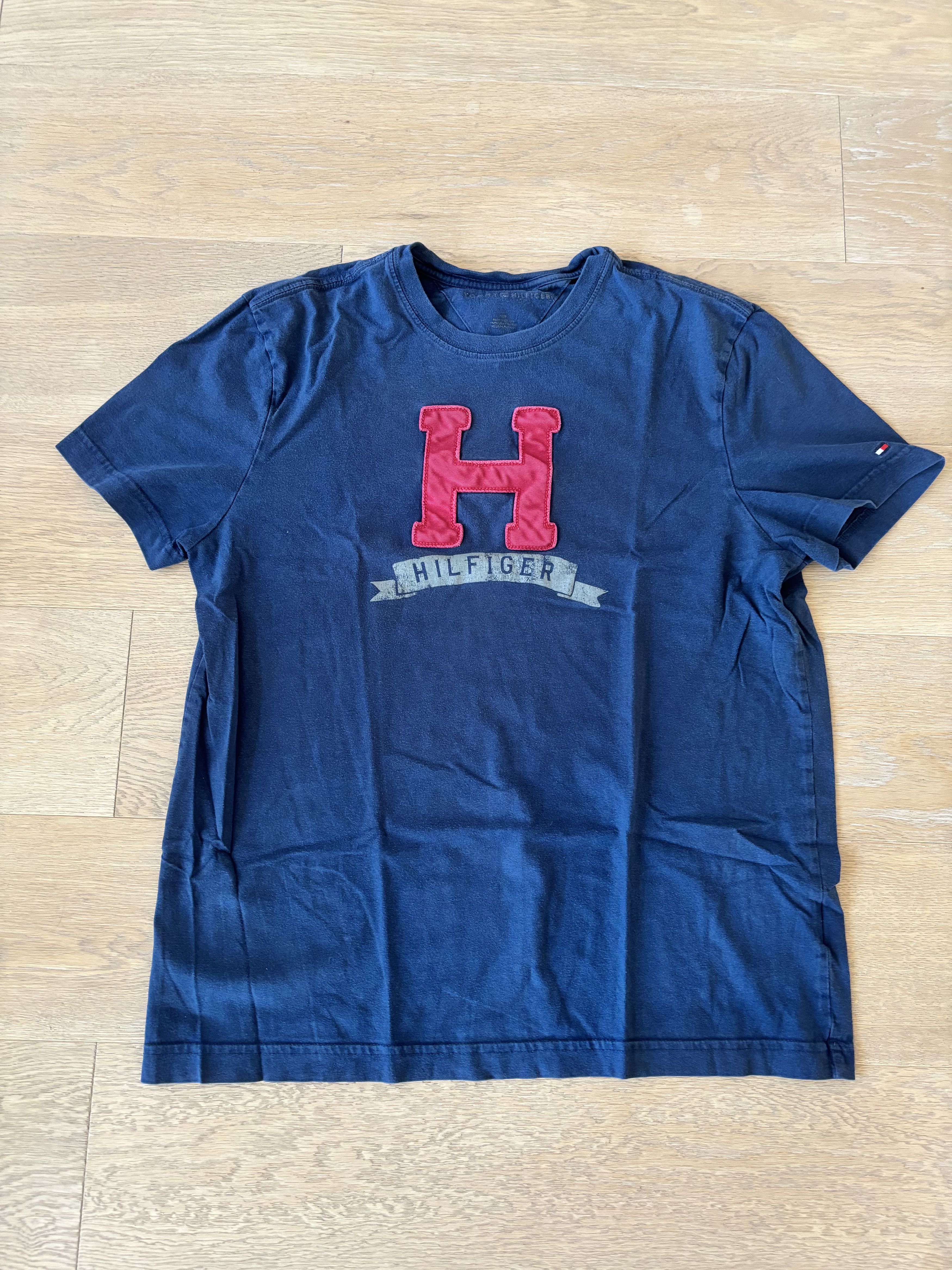 Tommy Hilfiger Vintage Tommy Hilfiger T-Shirt Size US M / EU 48-50 / 2 - 1 Thumbnail