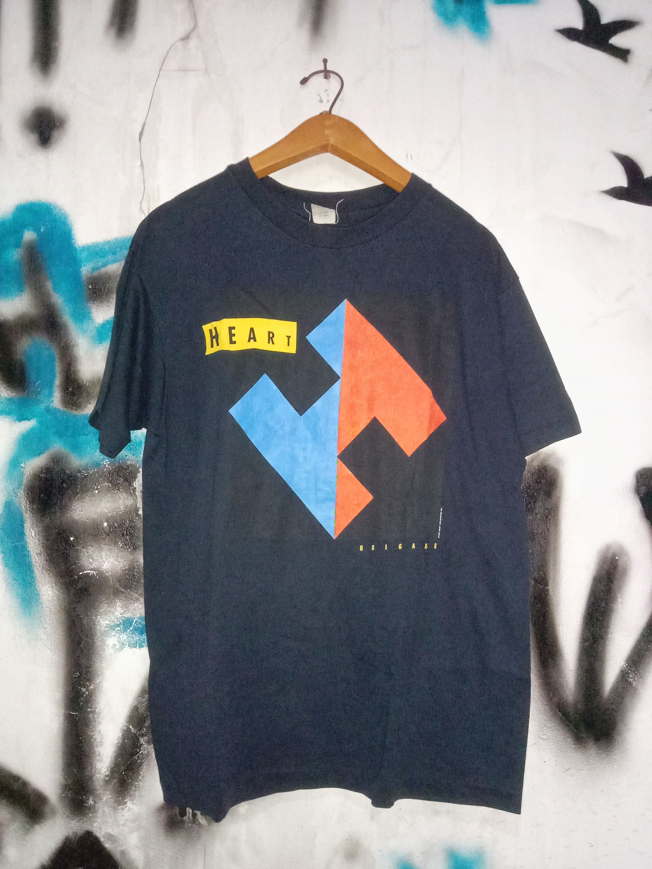 Anvil Heart " L " Bonjovi Led Zeppelin Band tees Size US L / EU 52-54 / 3 - 1 Thumbnail