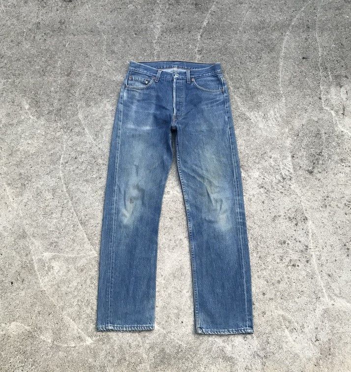 Levi's × Levi's Vintage Clothing Vintage Levis 501 lightwash dirty faded jean 90s usa W30x29 Size US 30 / EU 46 - 1 Thumbnail