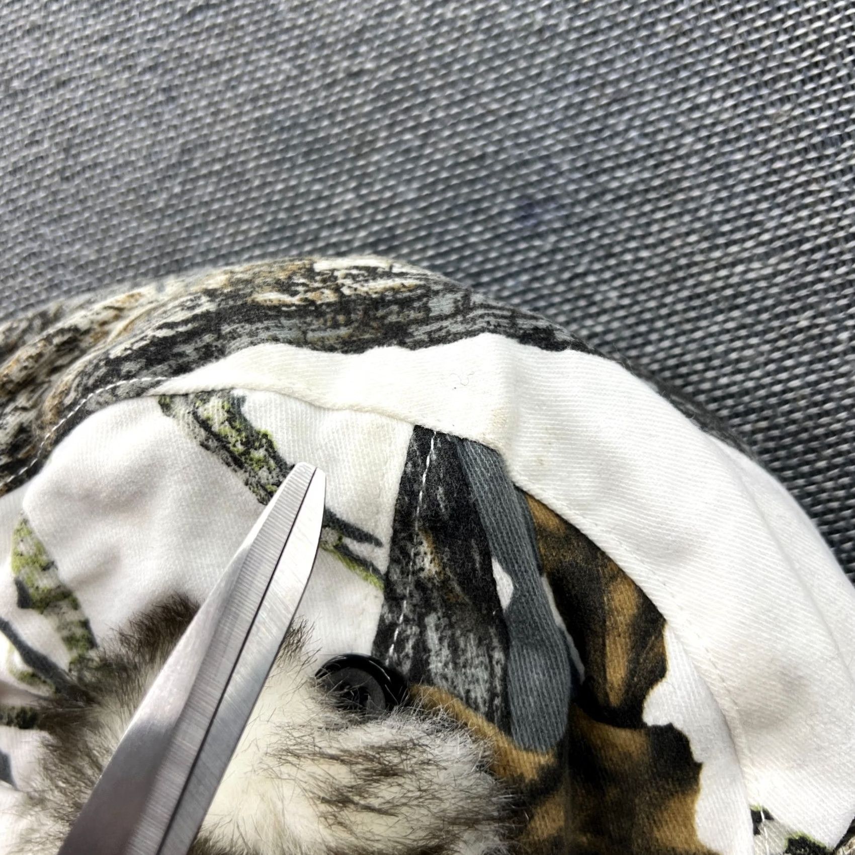 Vintage Harkila Trapper Hat XL Winter Camo Ushanka Hunting Mossy Oak Break up Size ONE SIZE - 3 Thumbnail