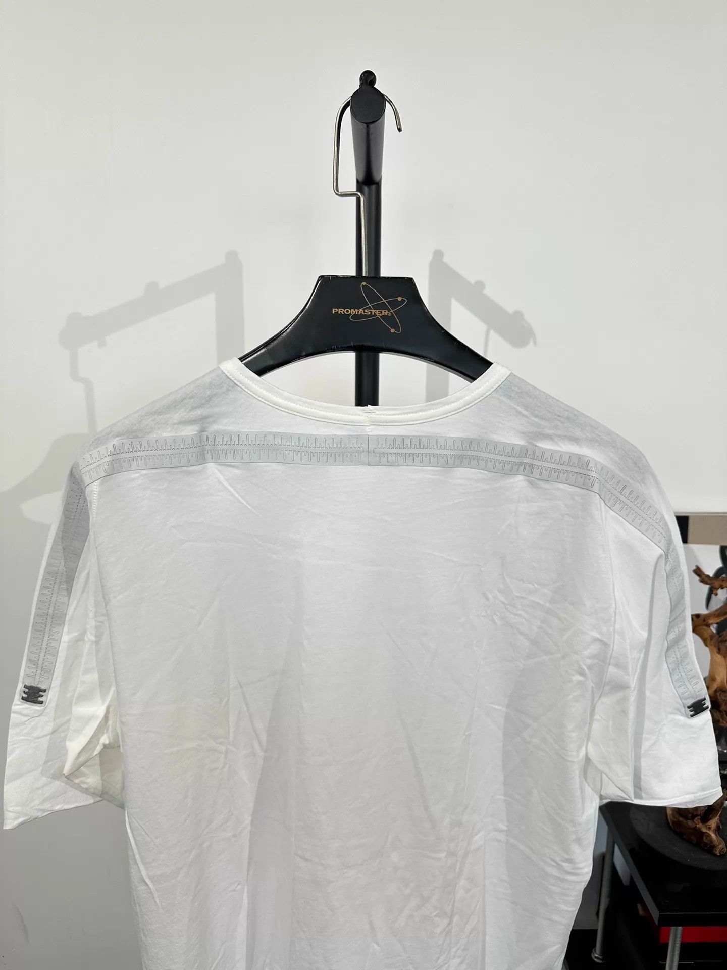Isaac Sellam Experience Isaac Sellam Leather Bone Short Sleeve Tee L Size US L / EU 52-54 / 3 - 3 Thumbnail