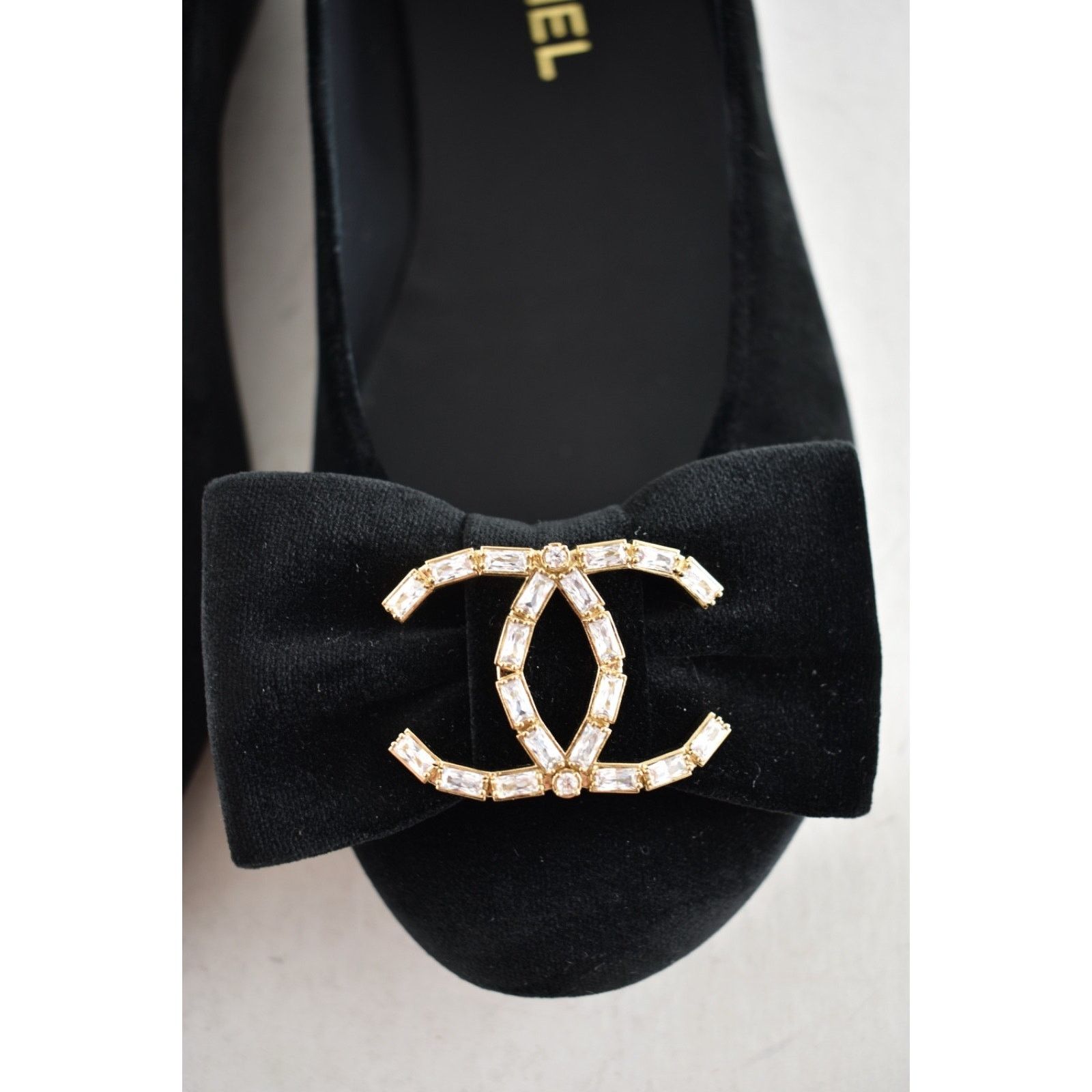 Chanel Chanel Velvet Crystal CC Bow Ankle Strap Ballet Flat 36.5 Size US 5.5 / IT 35.5 - 15 Thumbnail