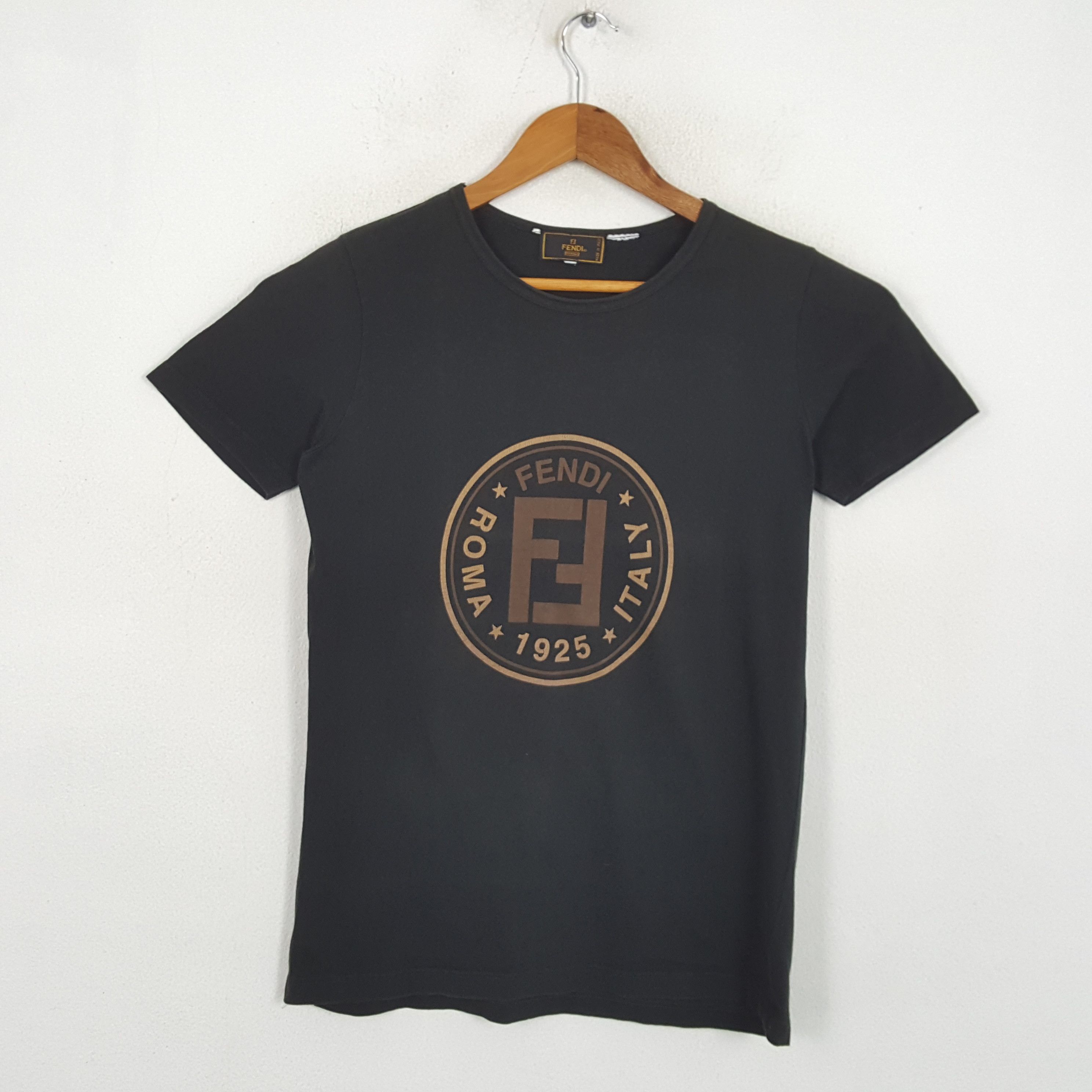 Vintage FENDI Italian Luxury Fashion Brand T-Shirts