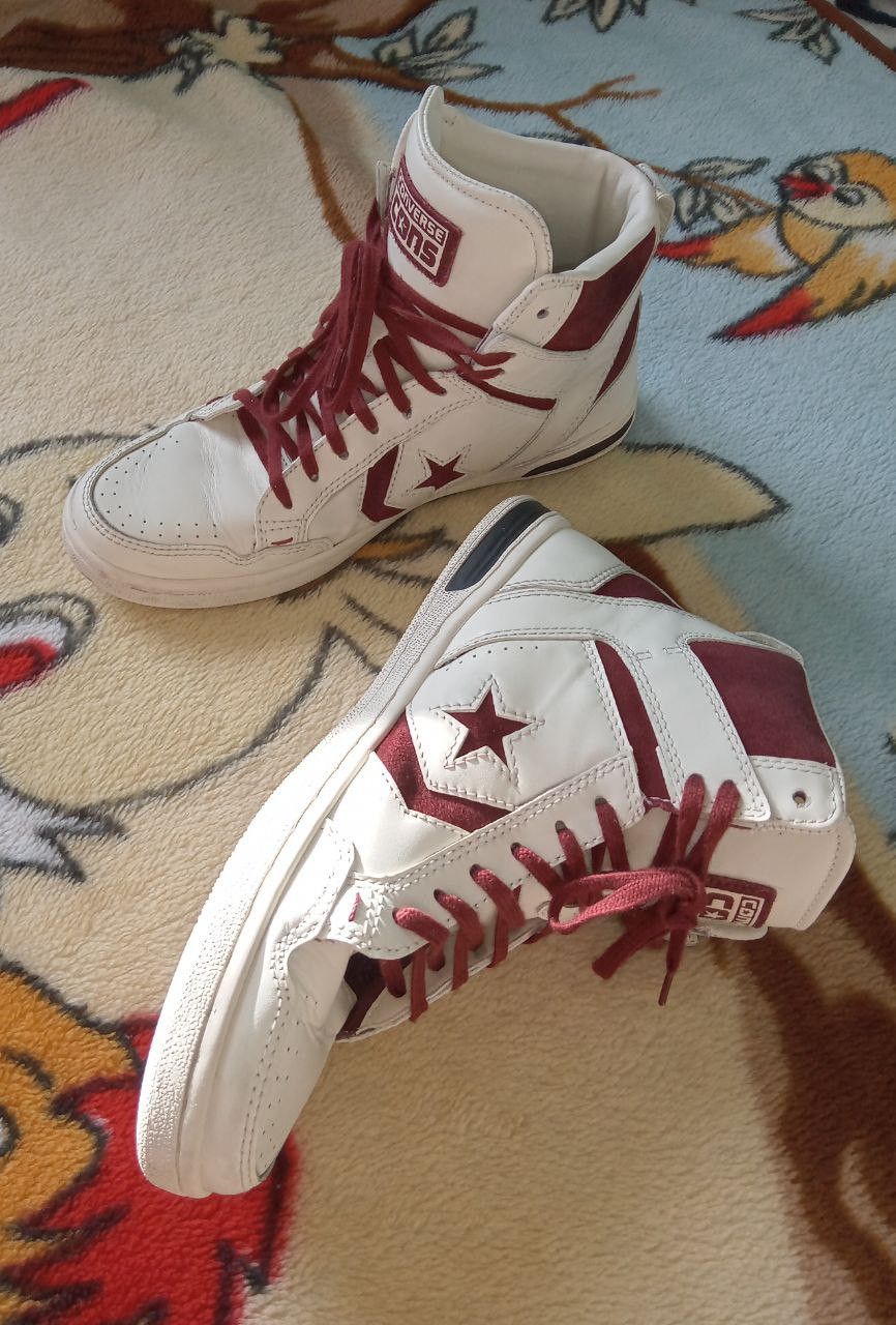 Converse leather sneakers unisex