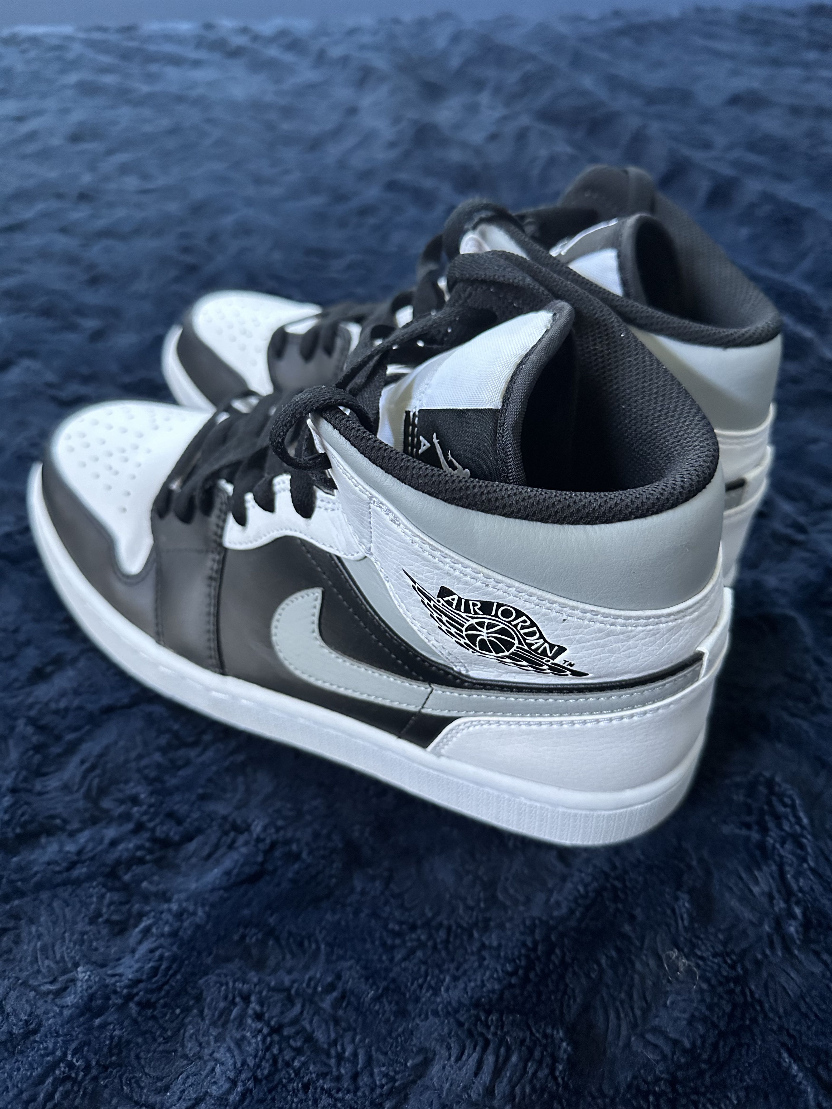 Jordan Brand × Nike Air Jordan 1 Mid Size US 9 / EU 42 - 4 Thumbnail