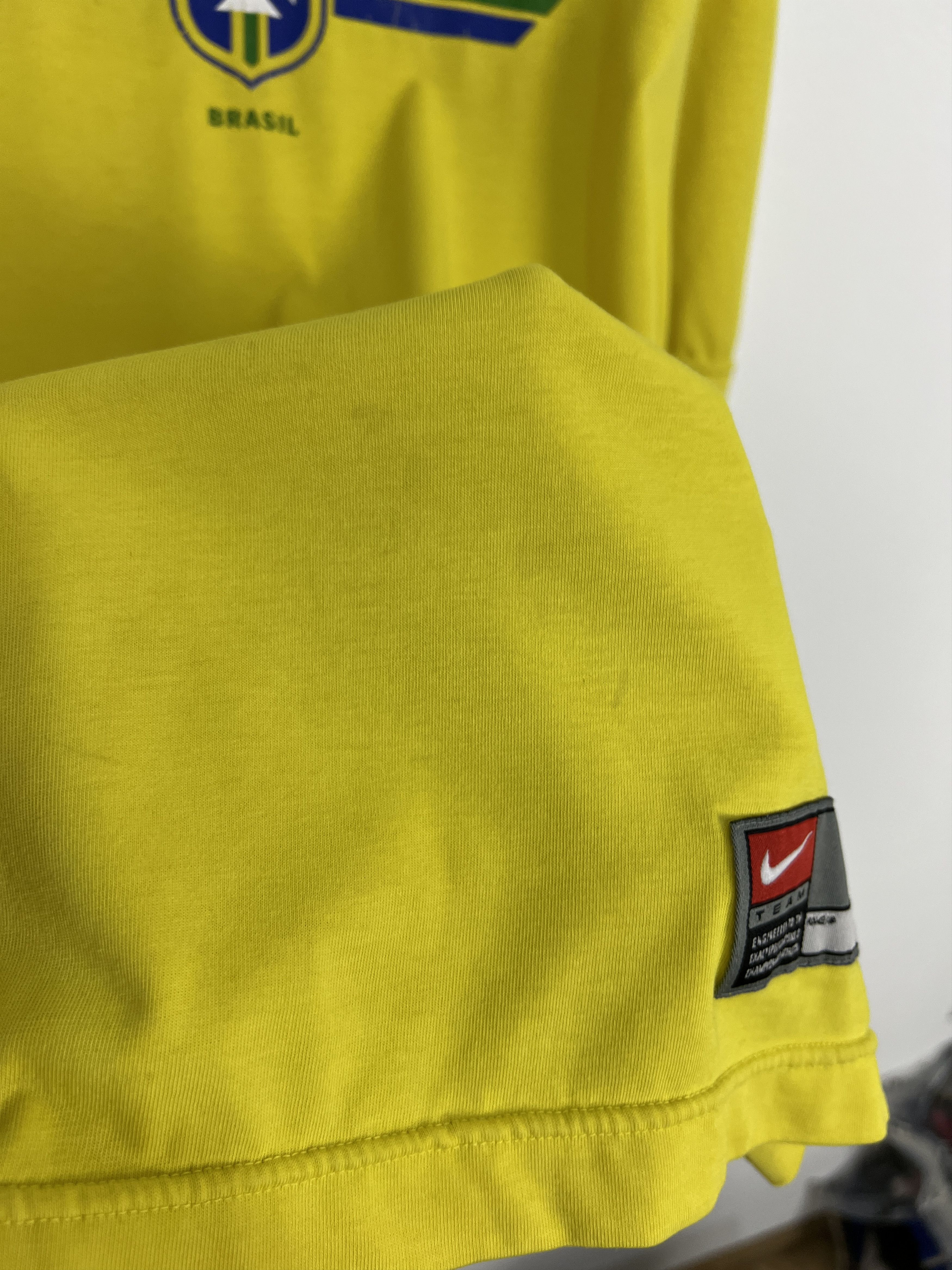 Nike Vintage Nike Brazil Football Train Shirt Soccer Jersey Size US L / EU 52-54 / 3 - 6 Thumbnail