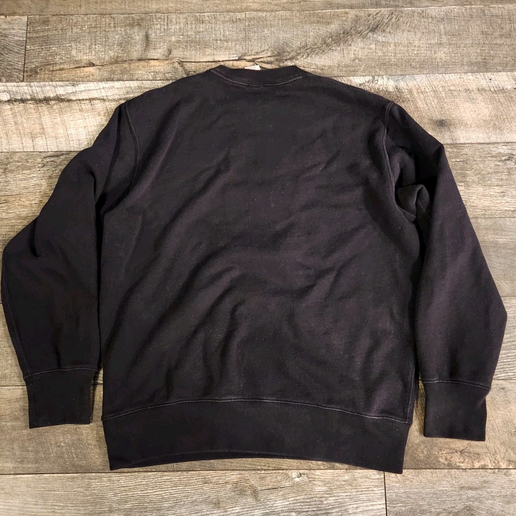 Uniqlo Uniqlo Crewneck Shirt Mens Large Black Graphic Print Louvre Peter Saville Greek Statue X Musée Du Louvre X Peter Saville X Uniqlo Size US L / EU 52-54 / 3 - 4 Thumbnail