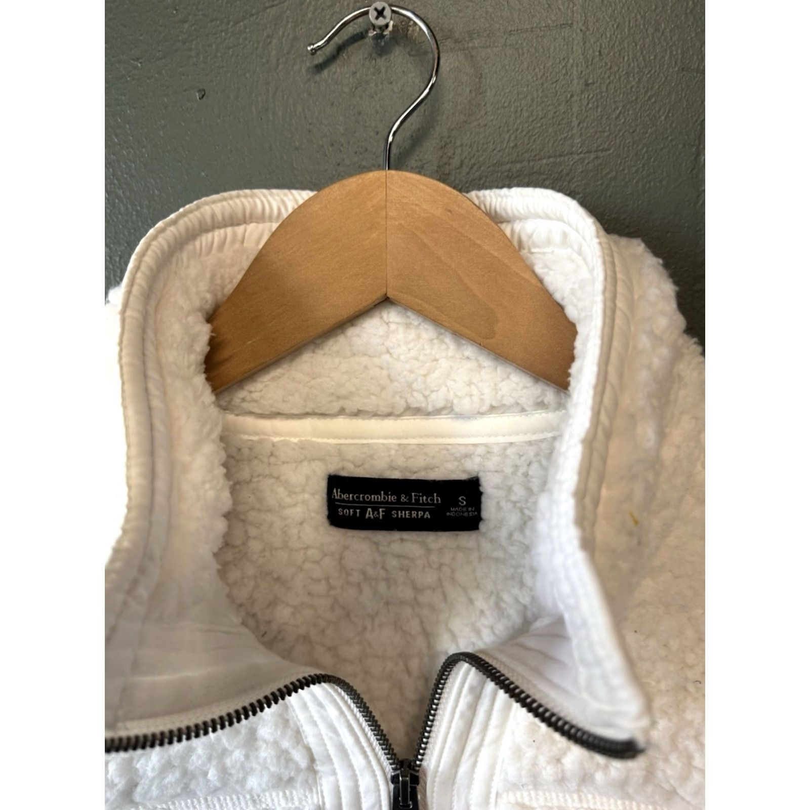 Abercrombie & Fitch Abercrombie & Fitch Womens White Sherpa Mock Neck Pullover Sweatshirt Size S Size S / US 4 / IT 40 - 3 Thumbnail
