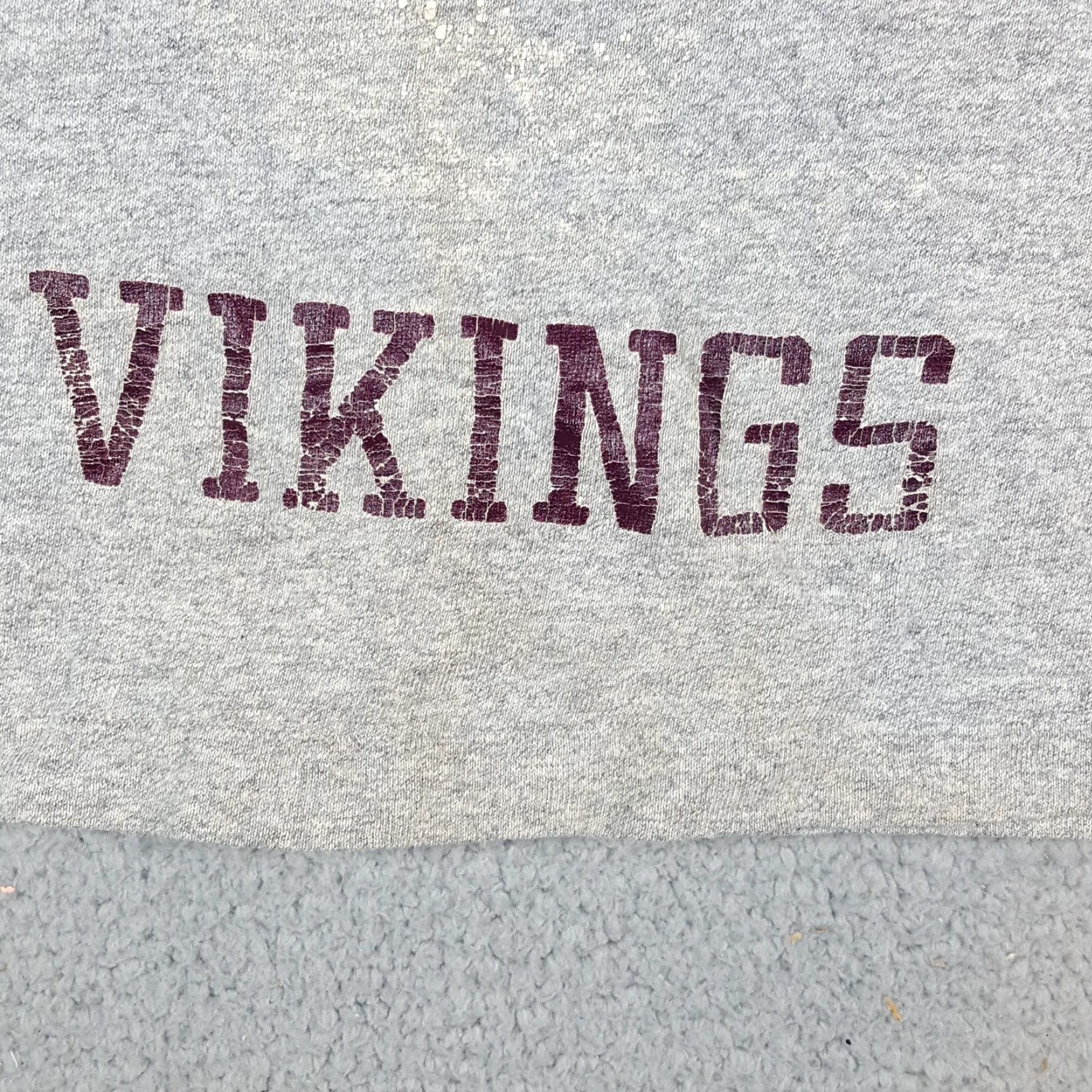 Champion VINTAGE Tennessee Vikings Cropped School Tee Women's Size M Gray T-Shirt 80s 90s College Sports Retro Champion Shirt Athletic Gym Size M / US 6-8 / IT 42-44 - 4 Thumbnail