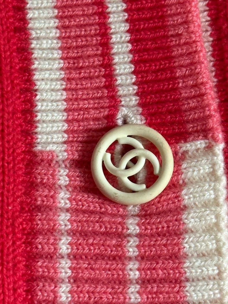 Chanel Chanel Classic cashmere knitted cardigan coat Size XS / US 0-2 / IT 36-38 - 2 Thumbnail