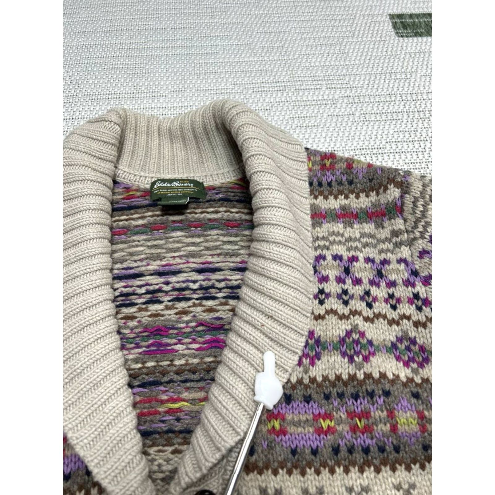 Eddie Bauer Eddie Bauer Cardigan Sweater Womens 2XL Gray Lambswool Fair Isle Shawl Collar Knit Wool Jacket Style Cardigan Womens 2XL Gray Fair Isle Wool"} Size XXL / US 16-18 / IT 52-54 - 4 Thumbnail