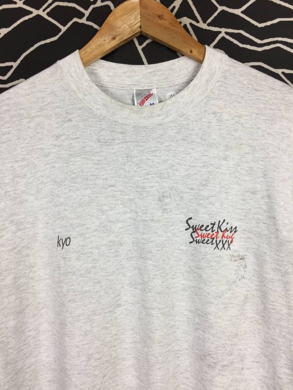 Vintage Vtg 90s 00s Sweet Kiss Sweet Hug Sweet xxx Typography Tee Size US M / EU 48-50 / 2 - 7 Thumbnail