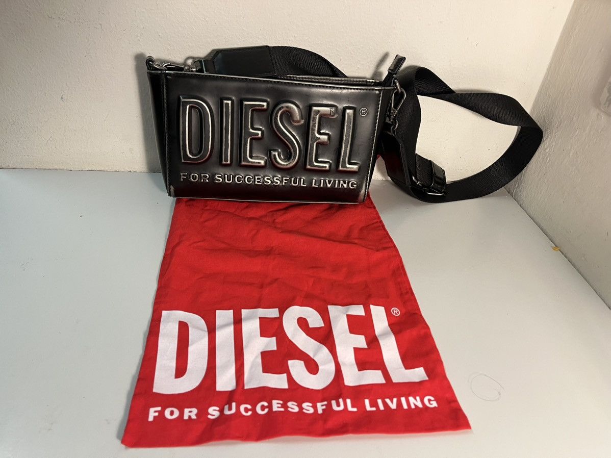 Diesel Dsl 3D camera bag with embossed logo Size ONE SIZE - 1 Thumbnail