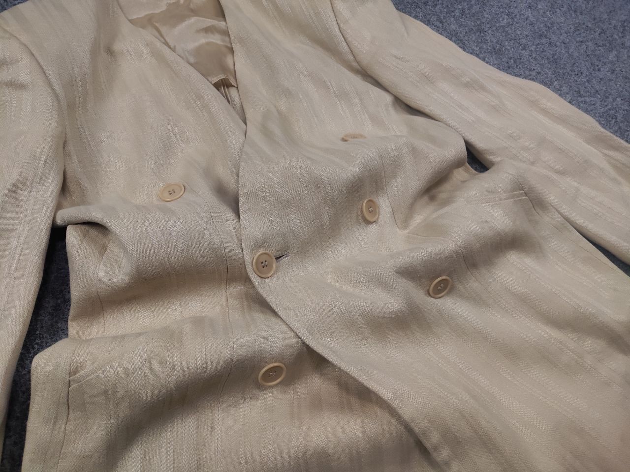 Emporio Armani Vintage Emporio Armani Linen Beige and V-neck Blazed Jacket Size M / US 6-8 / IT 42-44 - 6 Thumbnail