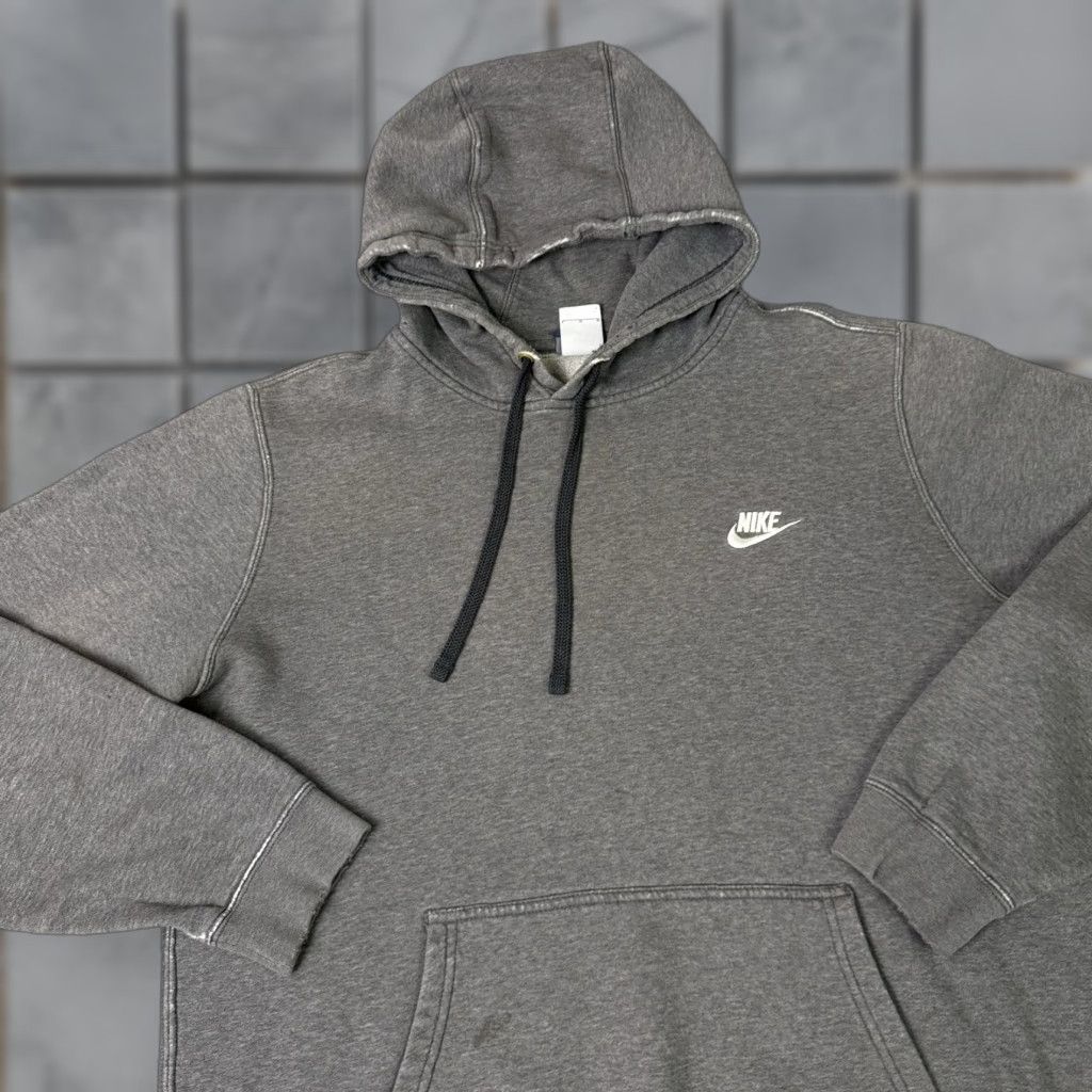 Nike VINTAGE Nike Sweatshirt Mens Large Gray Embroidered Swoosh Distressed Logo Essential L Size US L / EU 52-54 / 3 - 1 Thumbnail