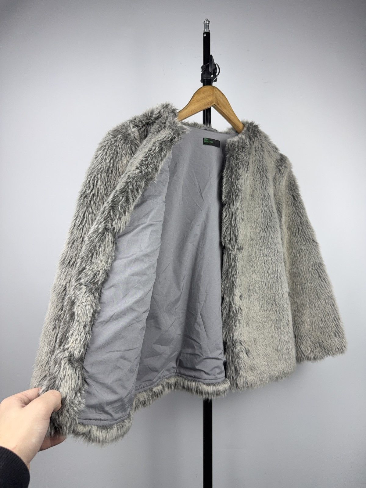 Benetton Y2K Avant Garde Benetton Grey Faux Fur Luxury Jacket Size S / US 4 / IT 40 - 6 Thumbnail