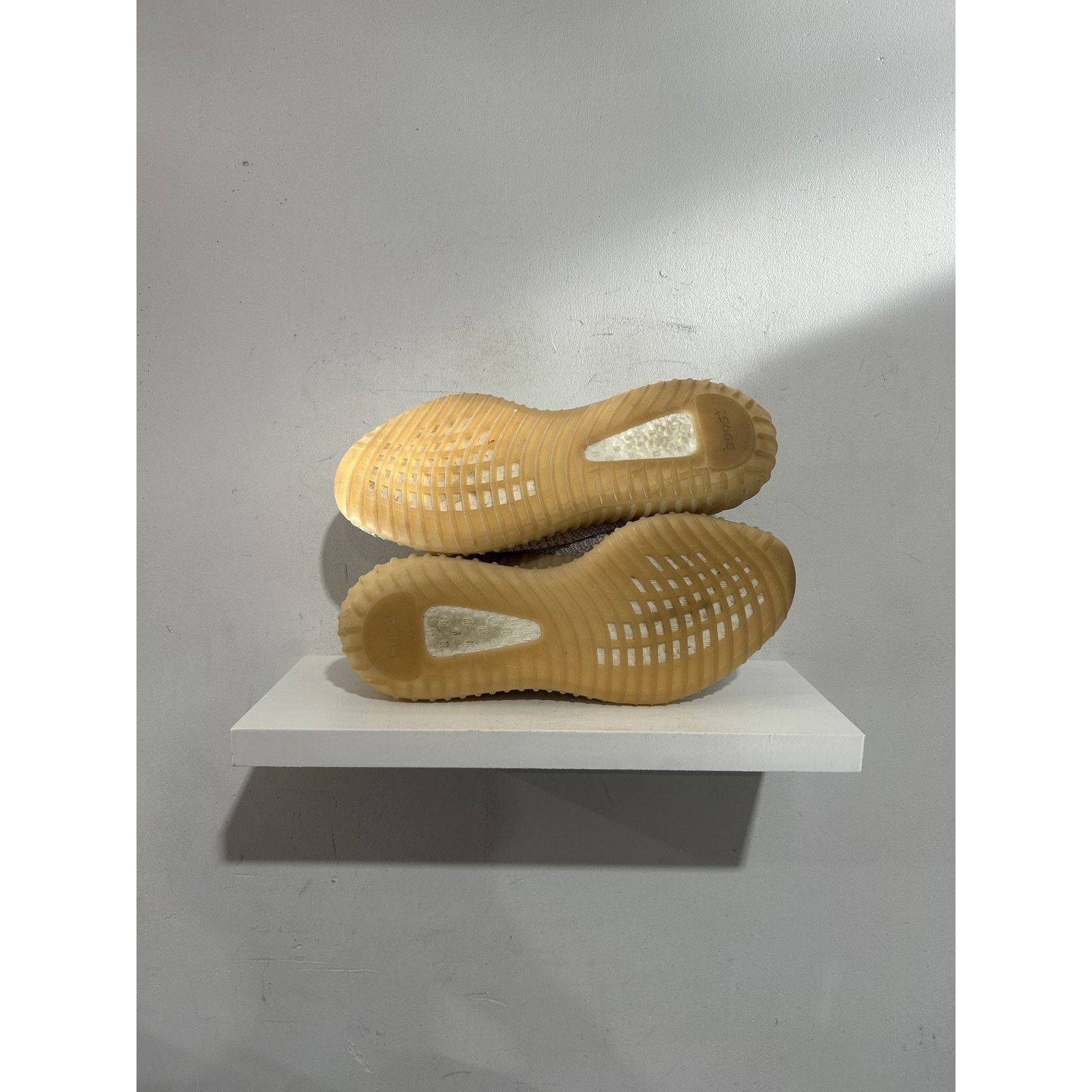 Adidas ADIDAS YEEZY BOOST 350 V2 SYNTH SIZE 11.5 PREOWNED Size US 11.5 / EU 44-45 - 4 Thumbnail
