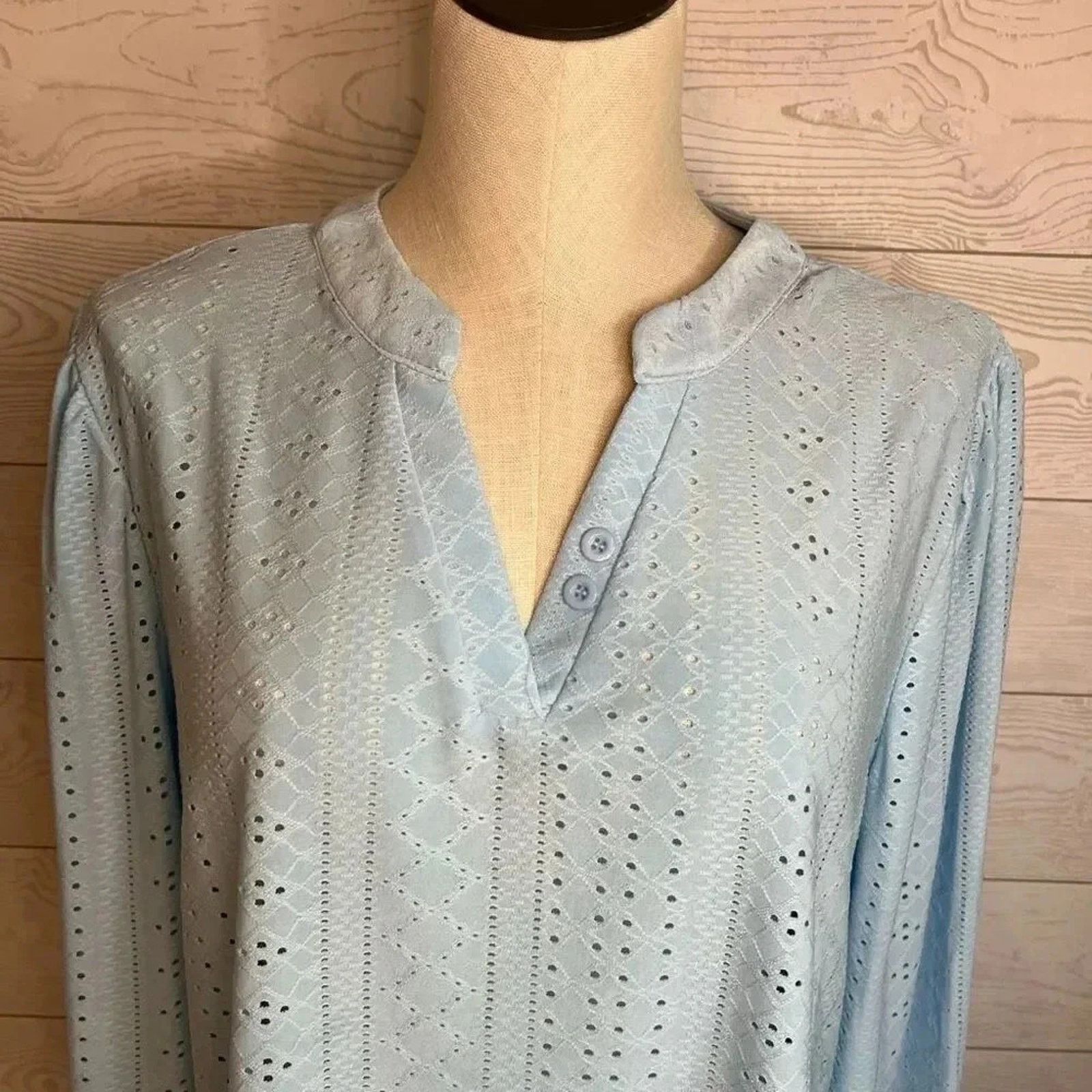 Other Zolucky NWT light blue V-neck eyelet tunic Size XL Size XL / US 12-14 / IT 48-50 - 2 Thumbnail