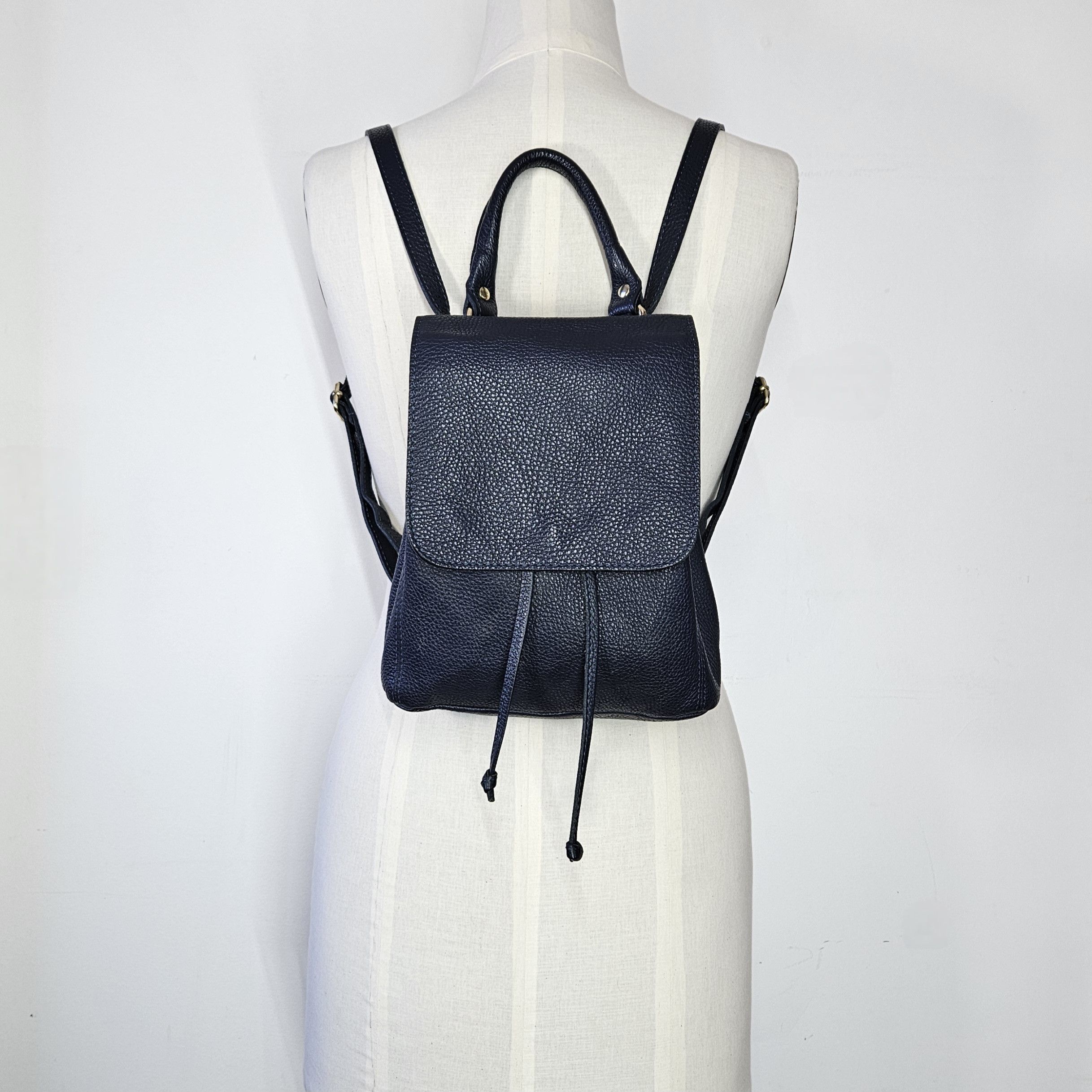 Vera Pelle Vera Pelle 9x10x4.5" Backpack Crossbody Convertible Strap Size ONE SIZE - 13 Thumbnail