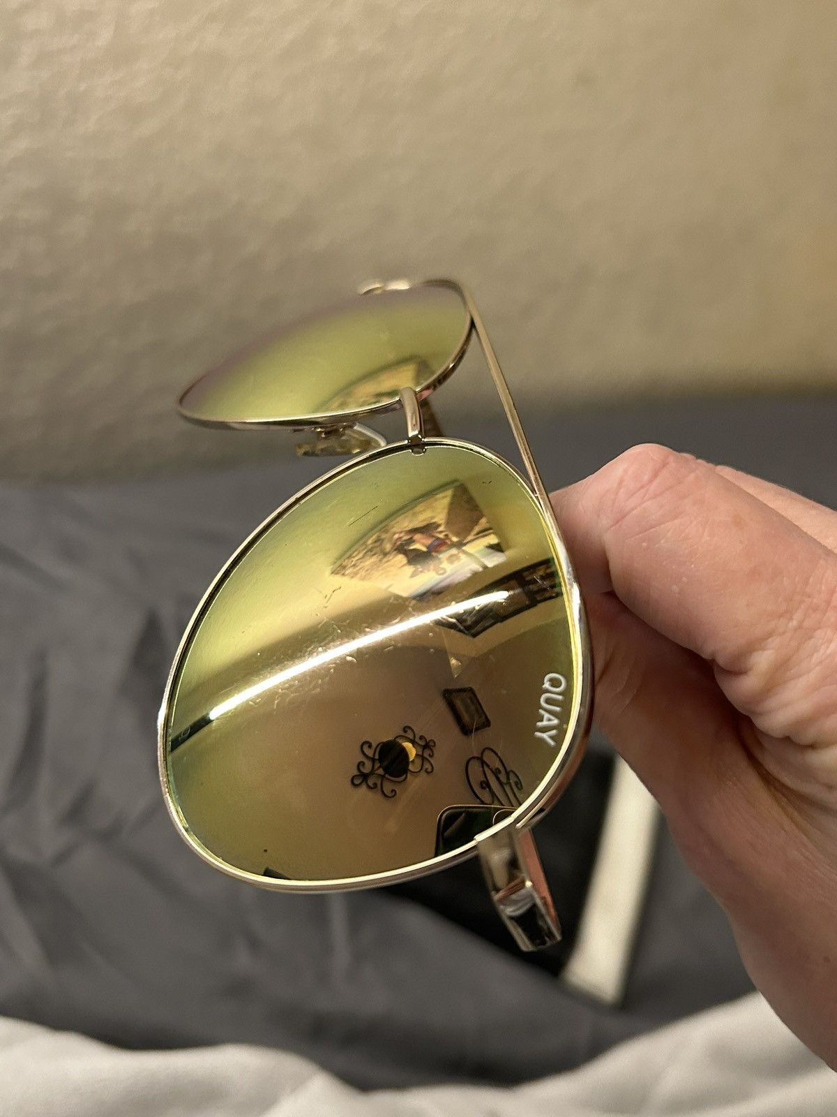 Quay Preowned Gold Mirrored Brow Bar Aviator Sunglasses Size ONE SIZE - 4 Thumbnail