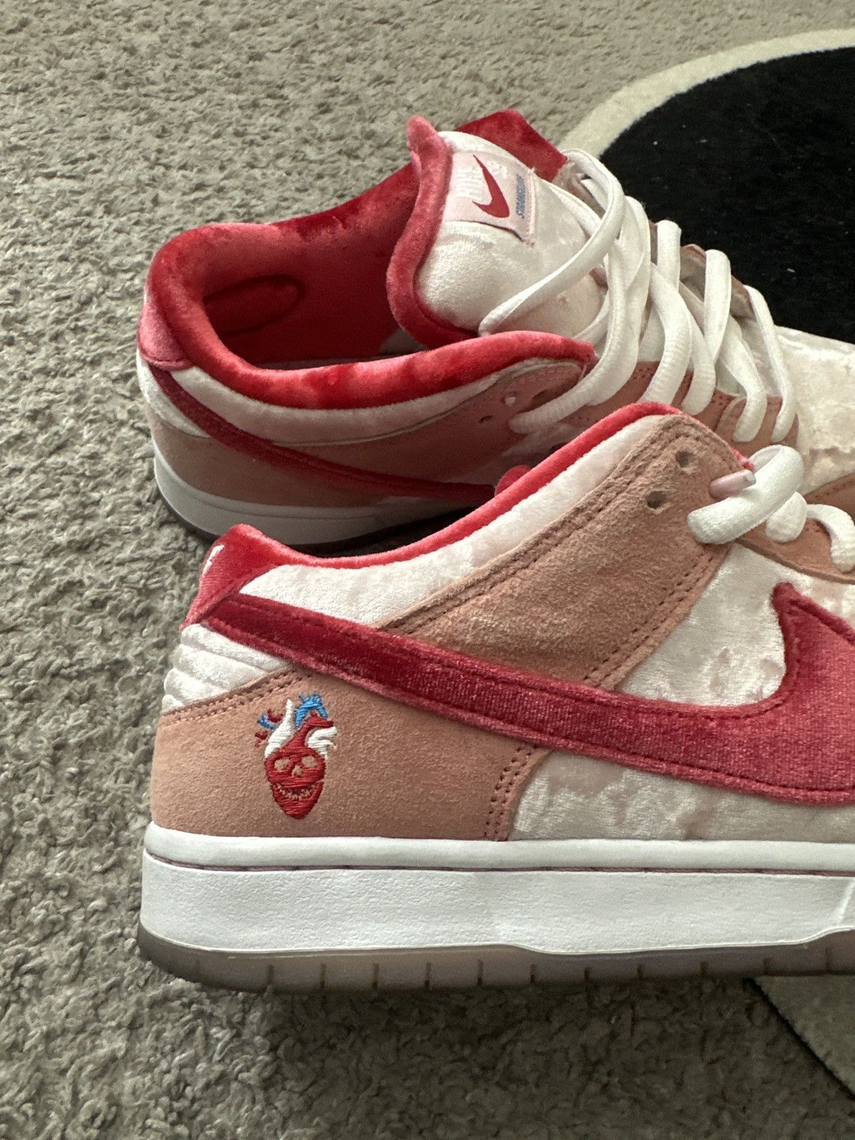 Nike × StrangeLove Skateboards Nike SB Dunk Low Strangelove Skateboards Size US 9.5 / EU 42-43 - 15 Thumbnail