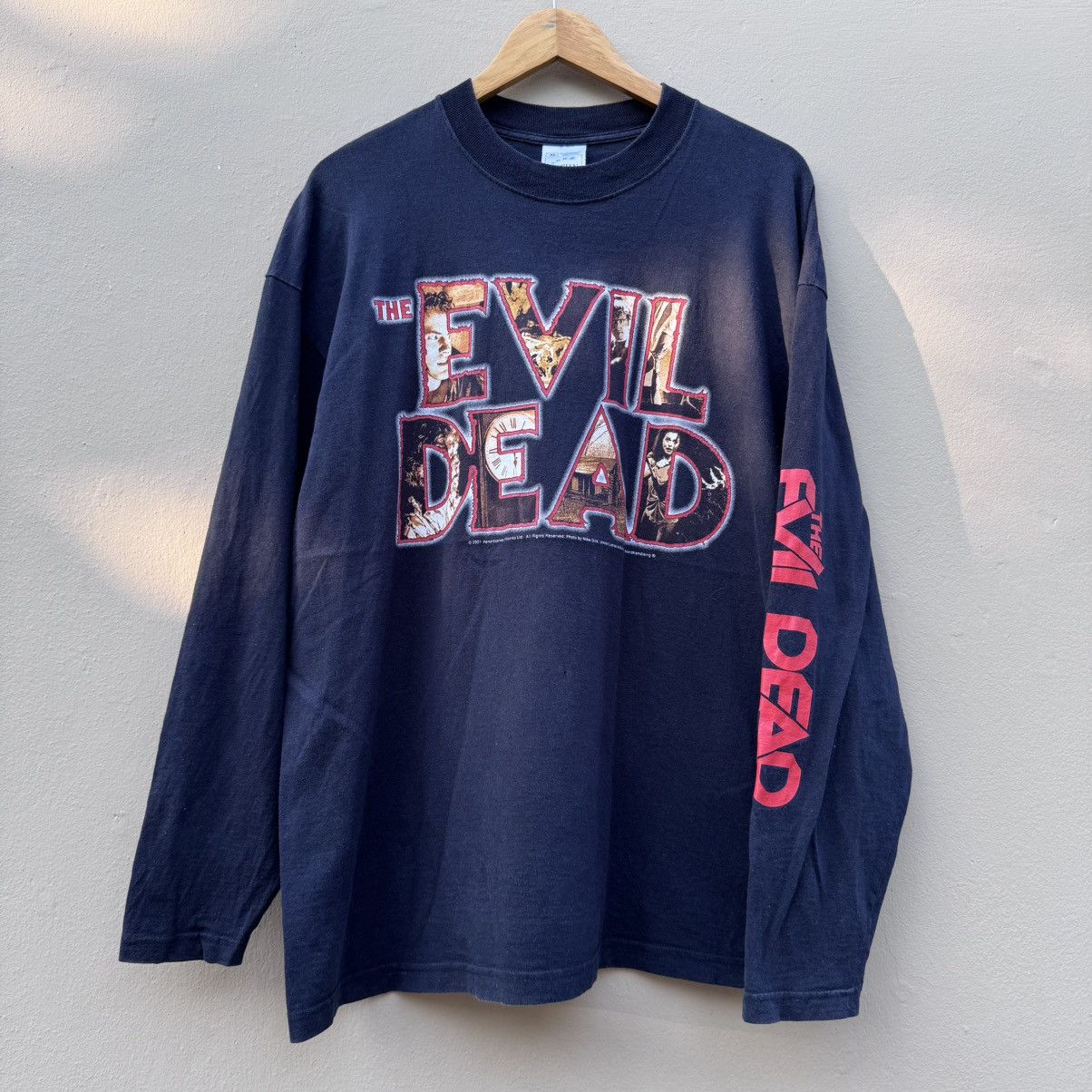 Vintage Vintage Evil dead 2001 very rare long shirt Size US XL / EU 56 / 4 - 1 Thumbnail