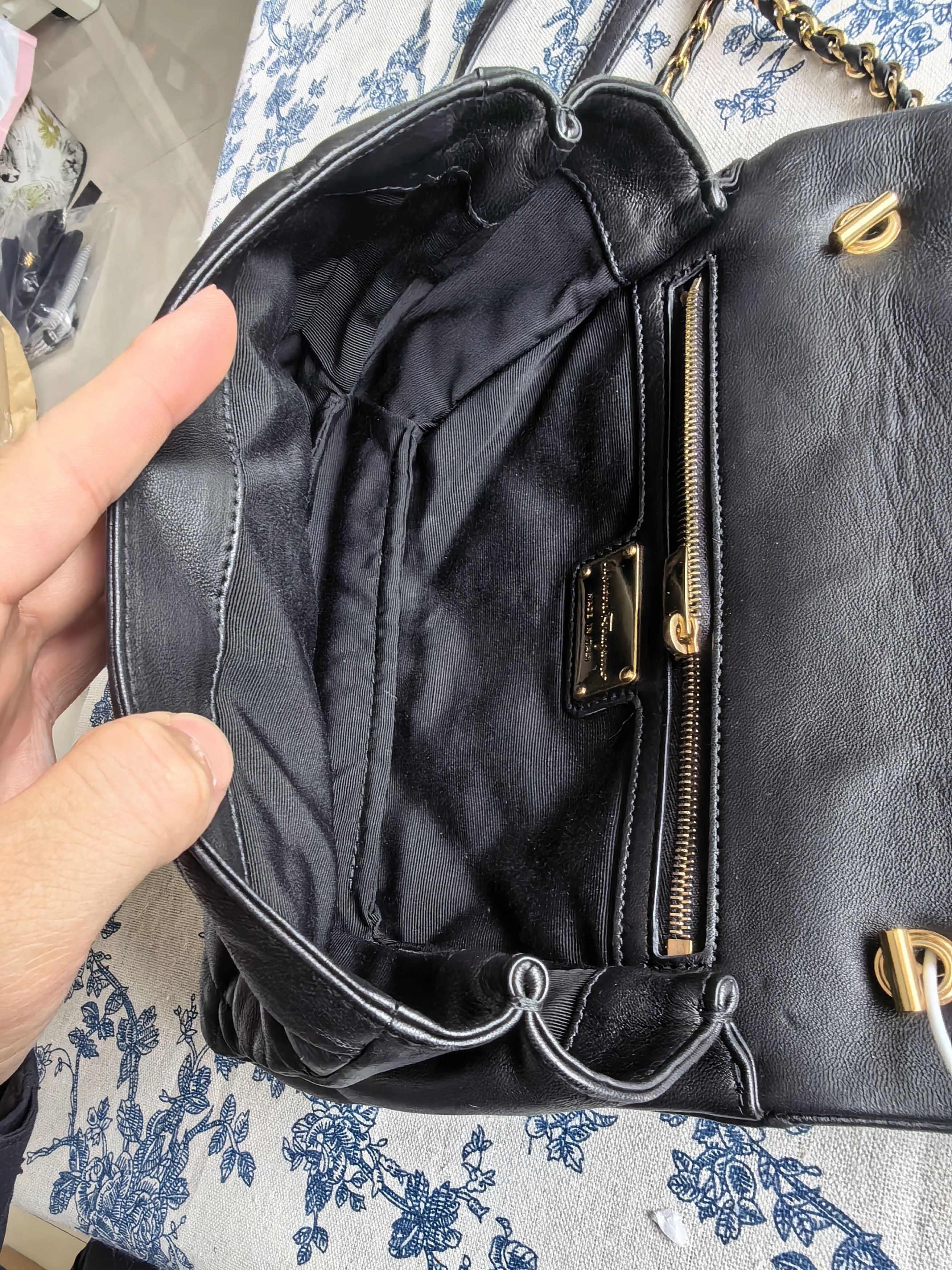 Salvatore Ferragamo Ferragamo Black Lambskin Bow Chain Crossbody/Shoulder Bag Size ONE SIZE - 3 Thumbnail