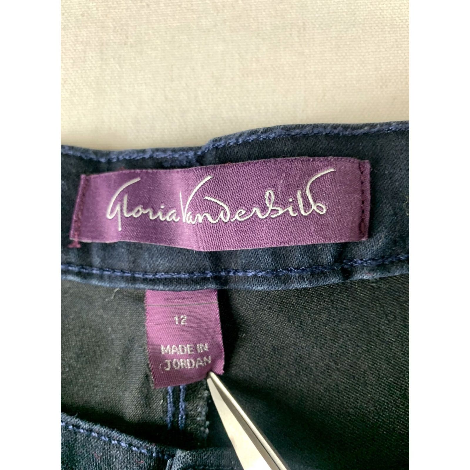 Gloria Vanderbilt VINTAGE Gloria Vanderbilt Saide Slim Jeans WOMENS Size 12 Dark Blue 34x30 Slim Straight Pockets Belt Loops Denim Cotton Size 34" / US 12 / IT 48 - 6 Thumbnail