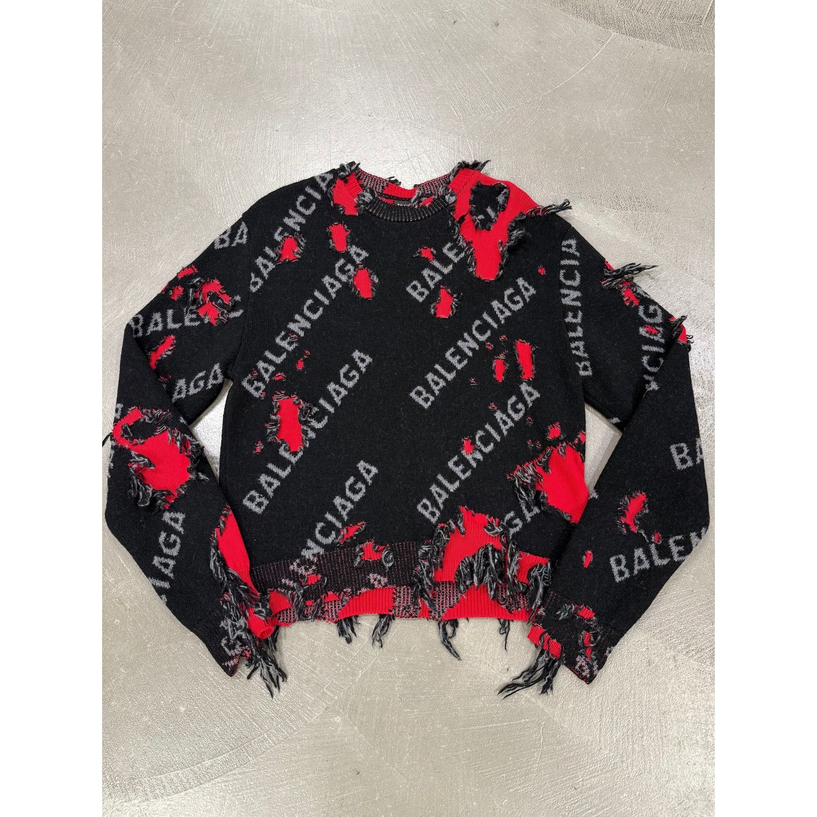 Balenciaga 2021 Balenciaga destroyed logo knit Size US S / EU 44-46 / 1 - 1 Thumbnail