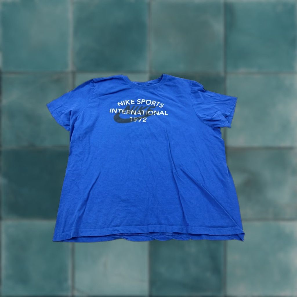 Nike VINTAGE Nike Shirt Mens 2XL Blue Sports International 1972 Spell Out Short Sleeve Tee Size US XXL / EU 58 / 5 - 1 Thumbnail